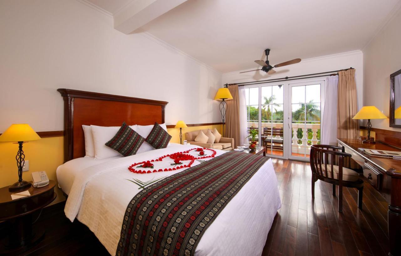 Deluxe King Room with Balcony and Pool View