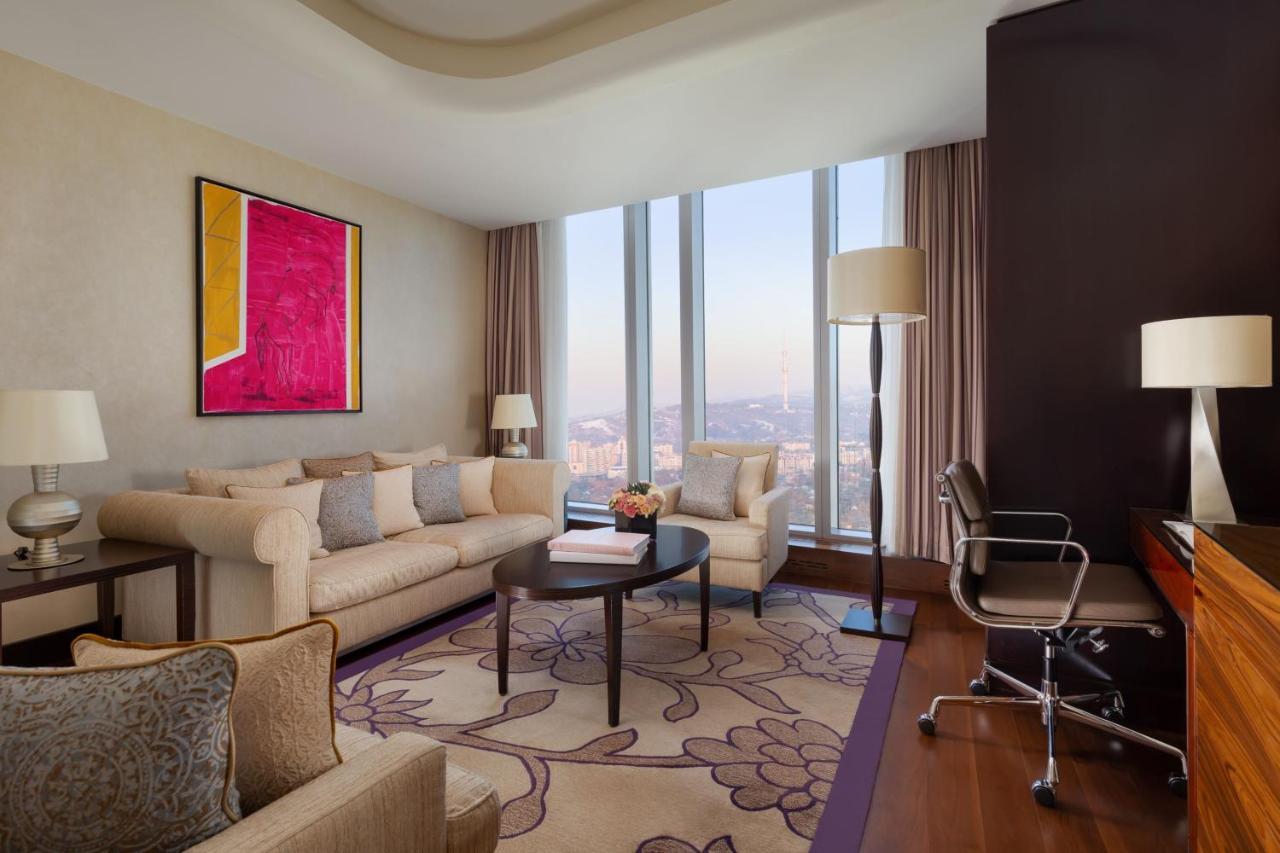 Suite Junior con vistas a la ciudad - 1 cama extragrande