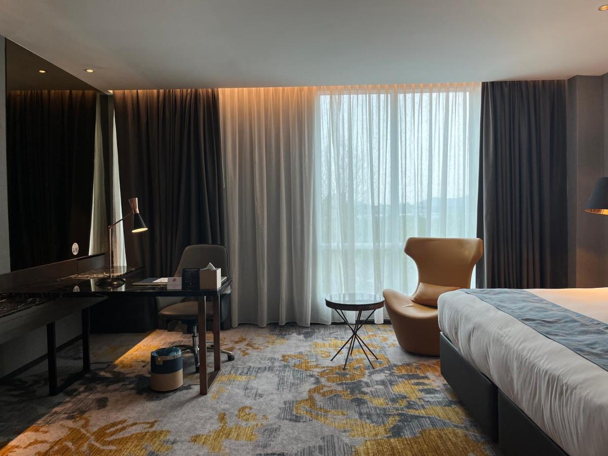 Executive Room,1386591830:JPEG