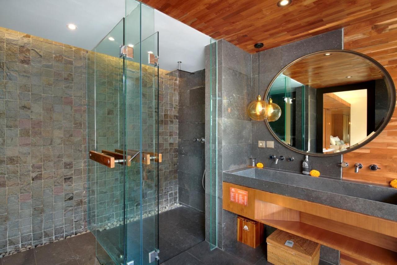 Grand One-Bedroom Villa with Private Pool & Floating Bathtub