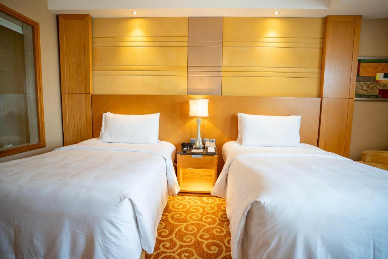 Guest room, 2 Twin/Single Bed(s), Panoramic City view