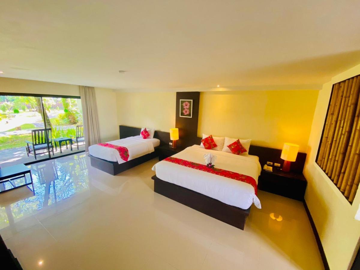 Deluxe Family Room 4