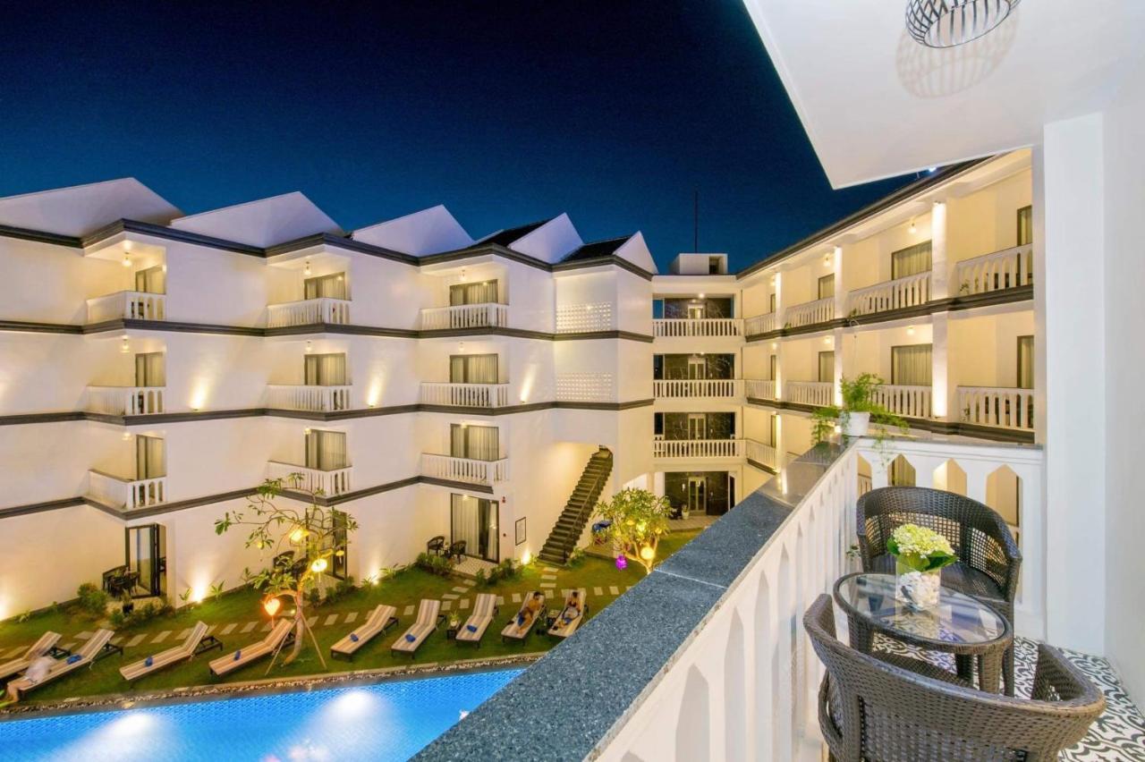 Triple Room with Pool View