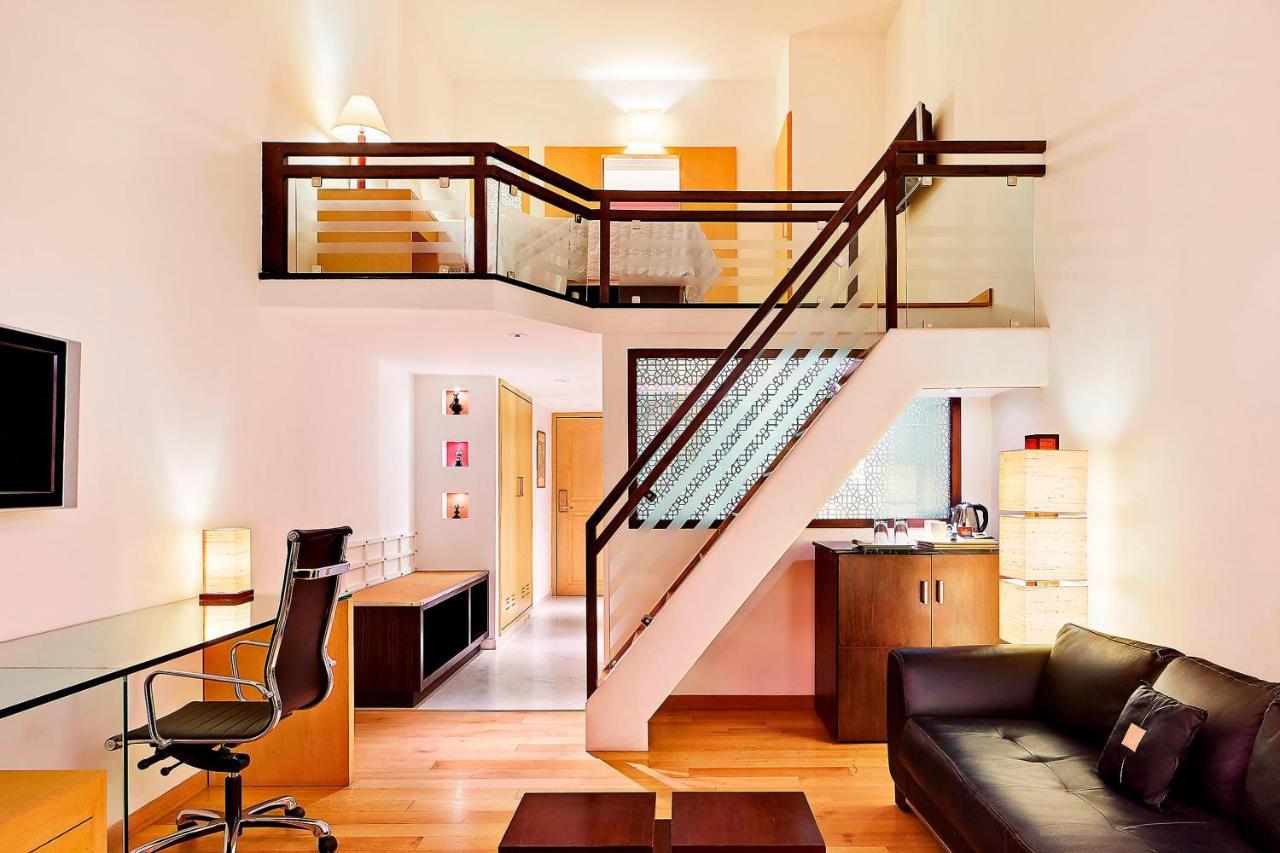 One-Bedroom Duplex Suite with City View - Club Level with 10% F & B discount