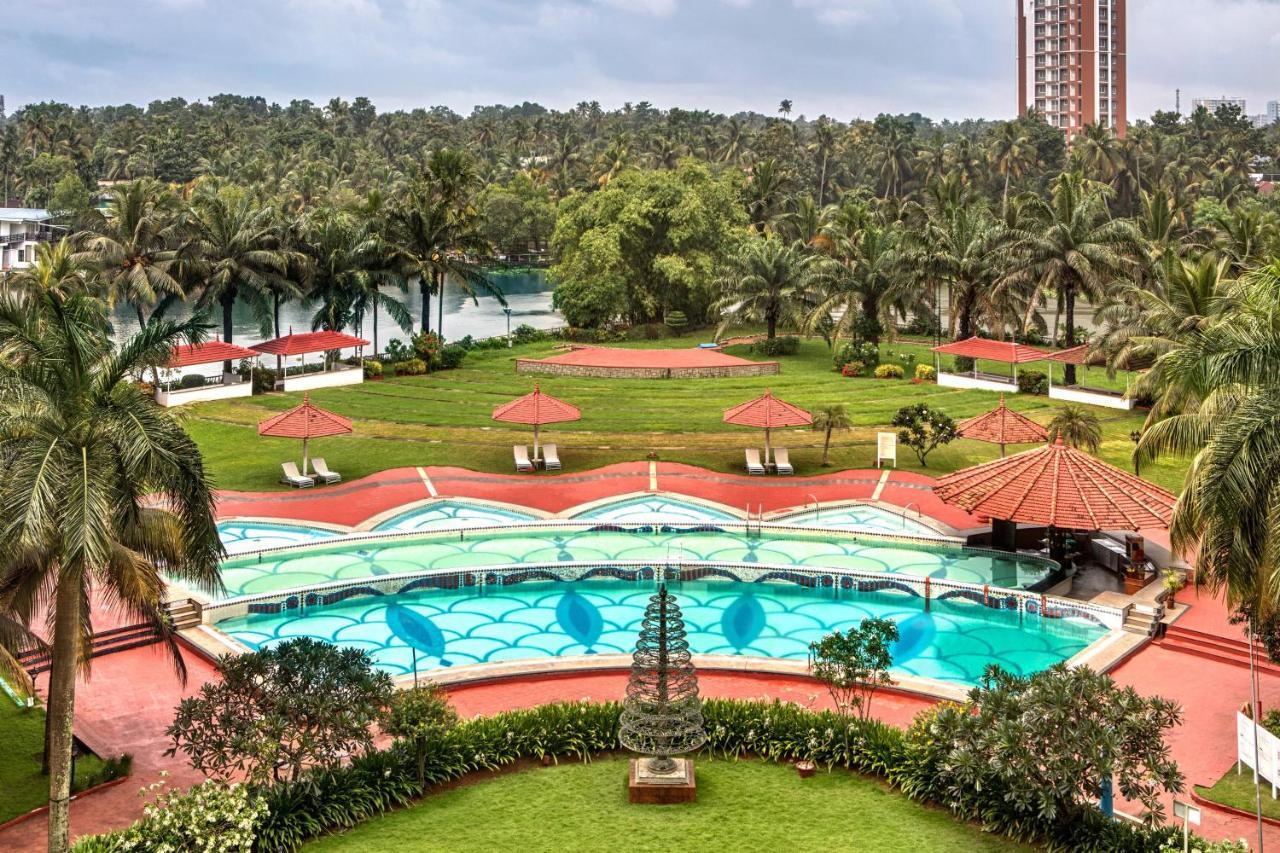 Deluxe King Room with 10% F & B discount