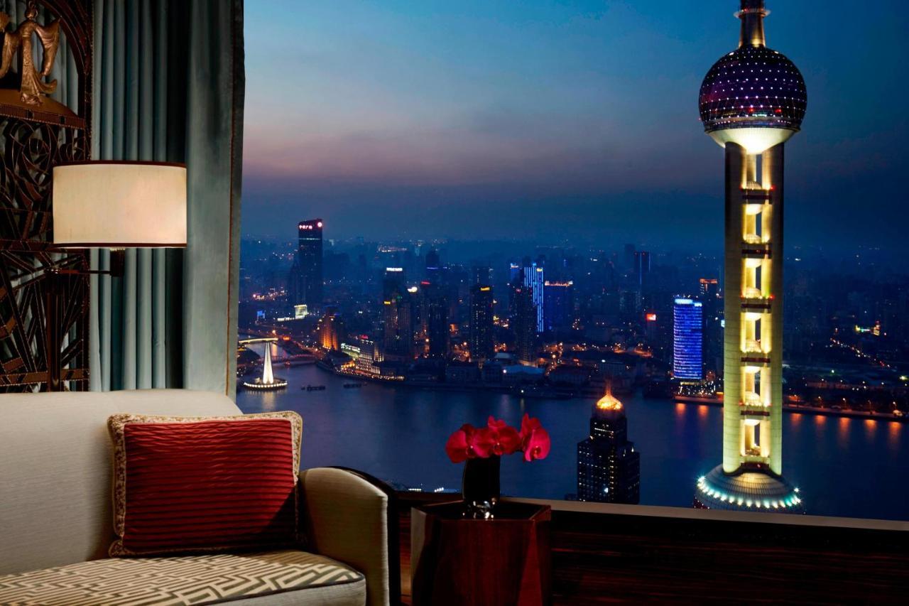 Club Pearl Tower Zimmer mit Kingsize-Bett