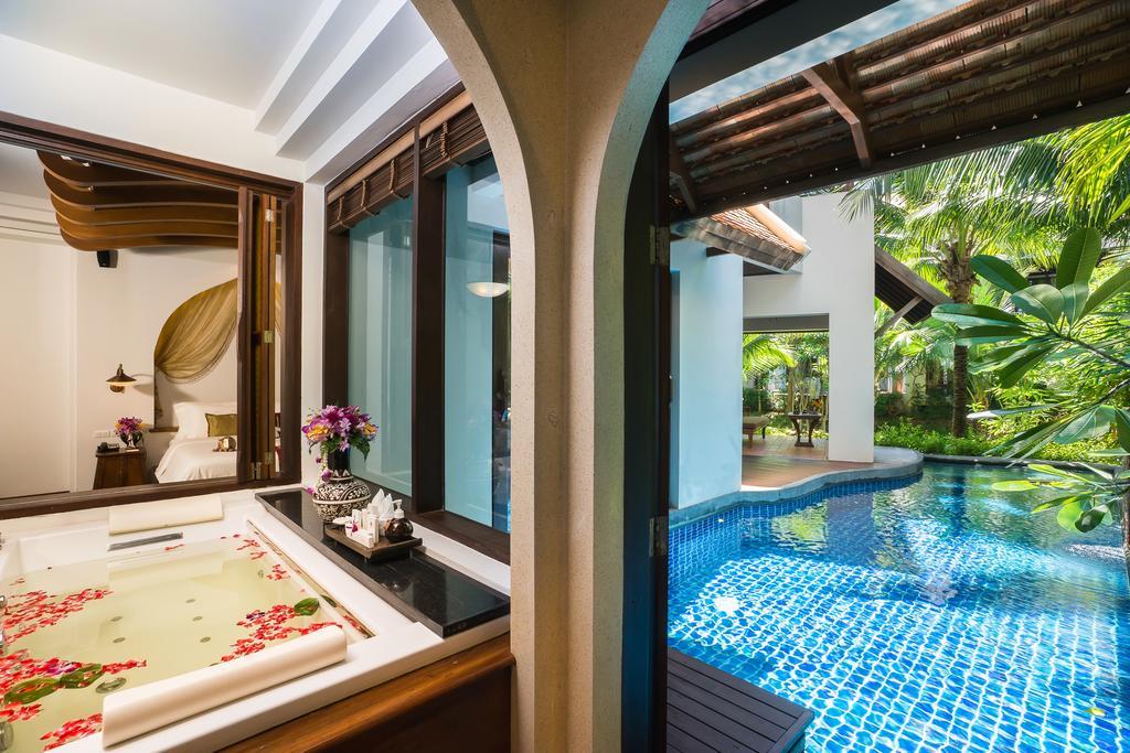 Pool Suite with Garden View