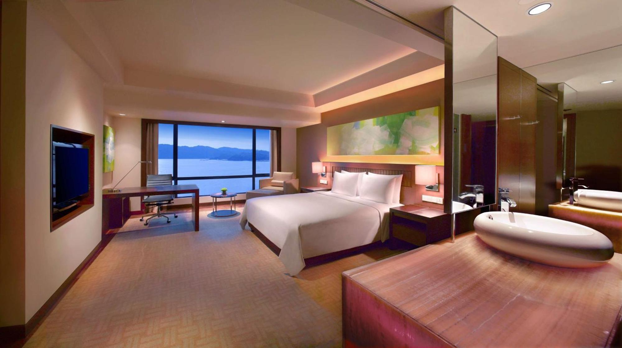 King Room with Sea View - Club Access