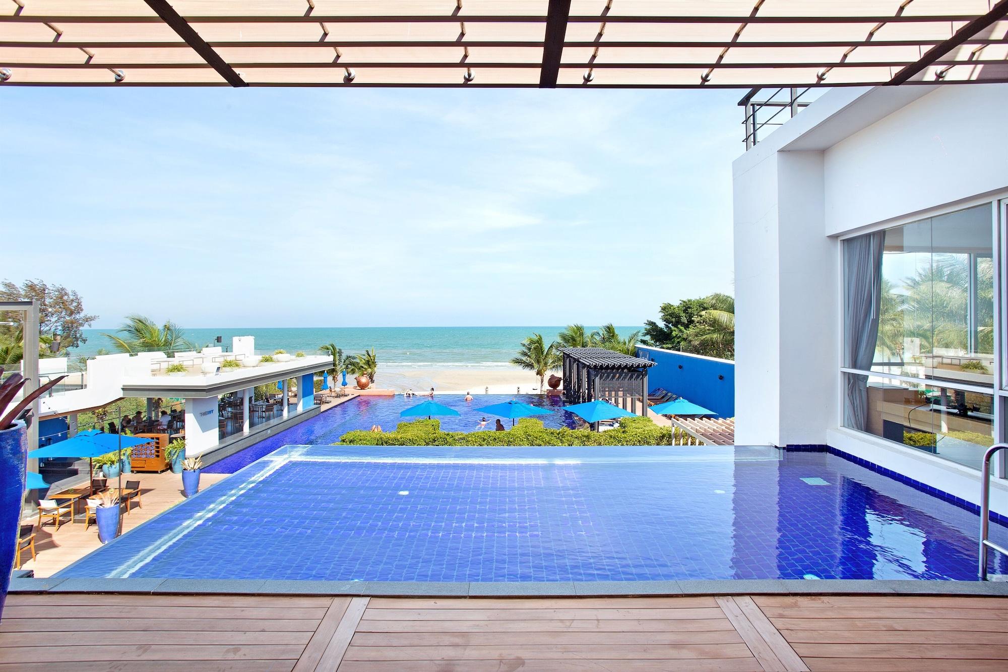 One-Bedroom Sea View Suite Private Pool