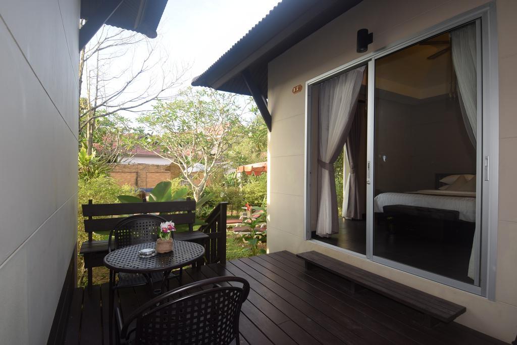 Habitación Doble Deluxe con vistas a la piscina