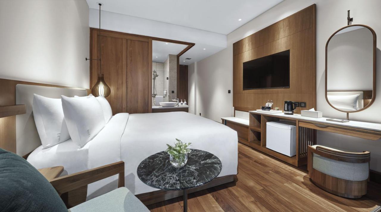 Premium King Room with Ocean View and Balcony - Top Floor with 20% Disc F&B Excl. Alcohol and In Room Dining (T&C Apply)