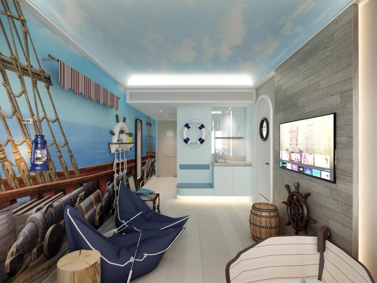 Newly Renovated Pirate Theme Suite with Queen Bed