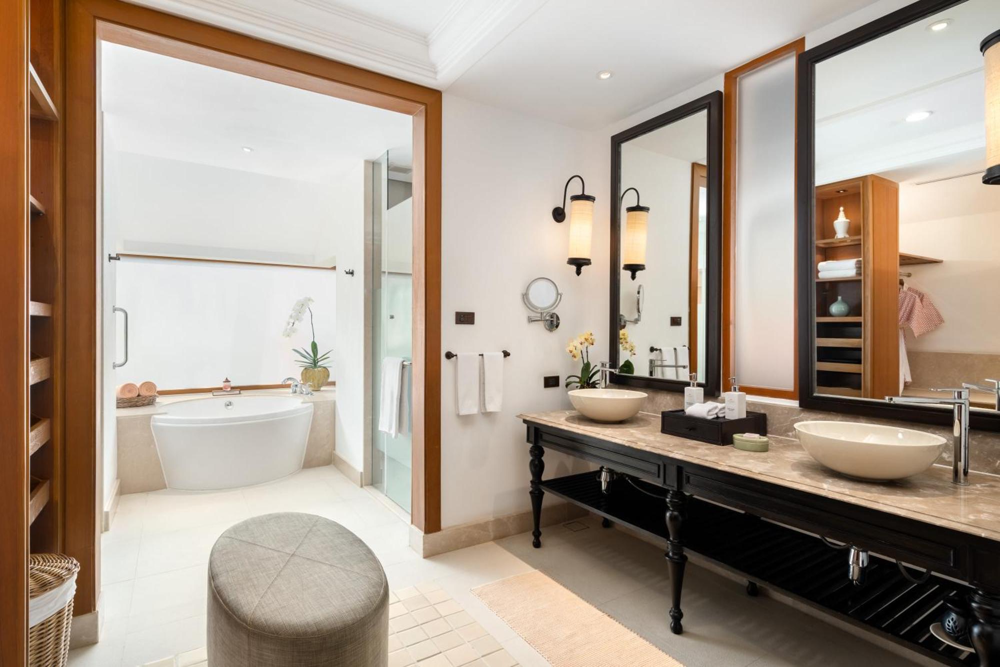 Exclusive Tuinvilla aan zee met dompelbad