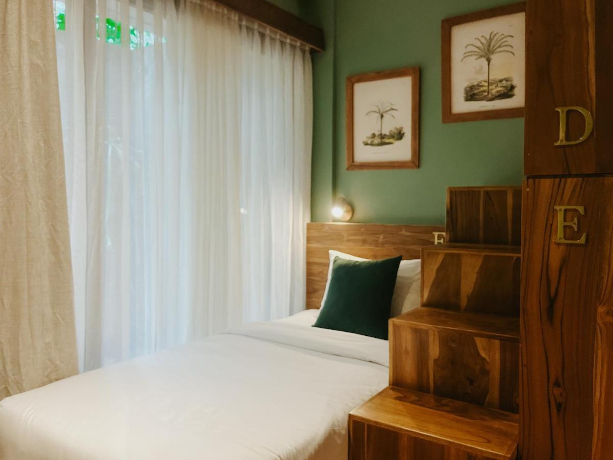 Bed 6-Bed Mixed Dormitory Room