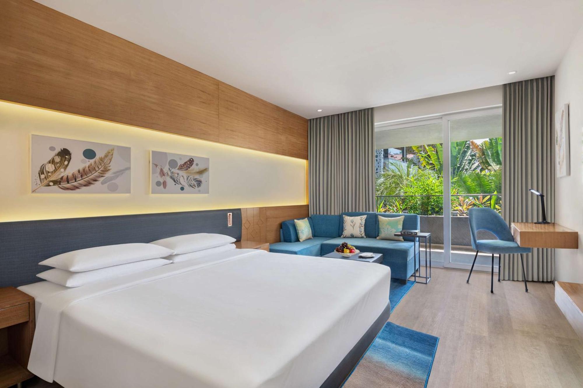 King Room with Balcony - 10% off on À la carte orders only at Zing Restaurant (Only for July 2026)