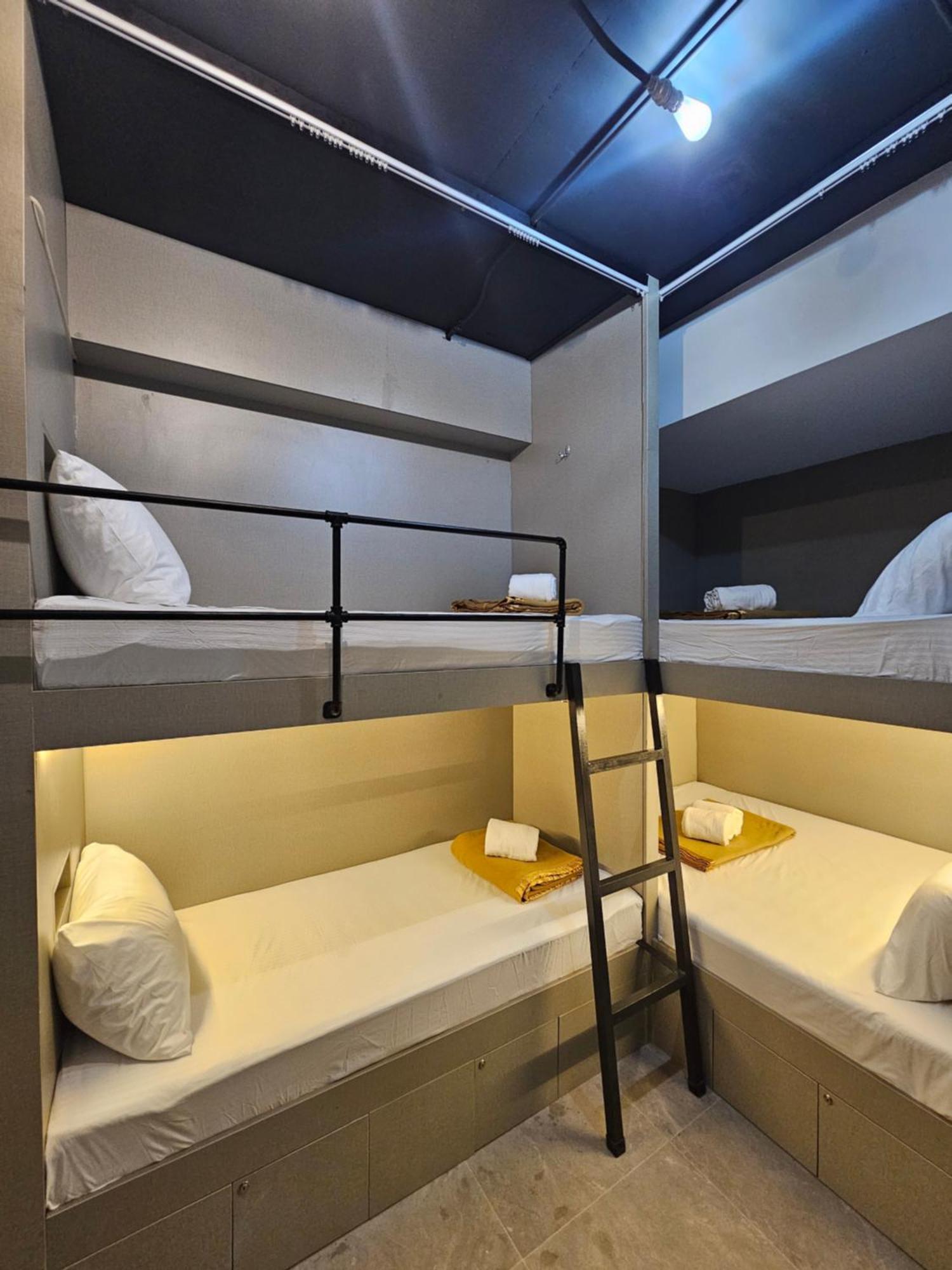 Bed 8-Bed Mixed Dormitory Room