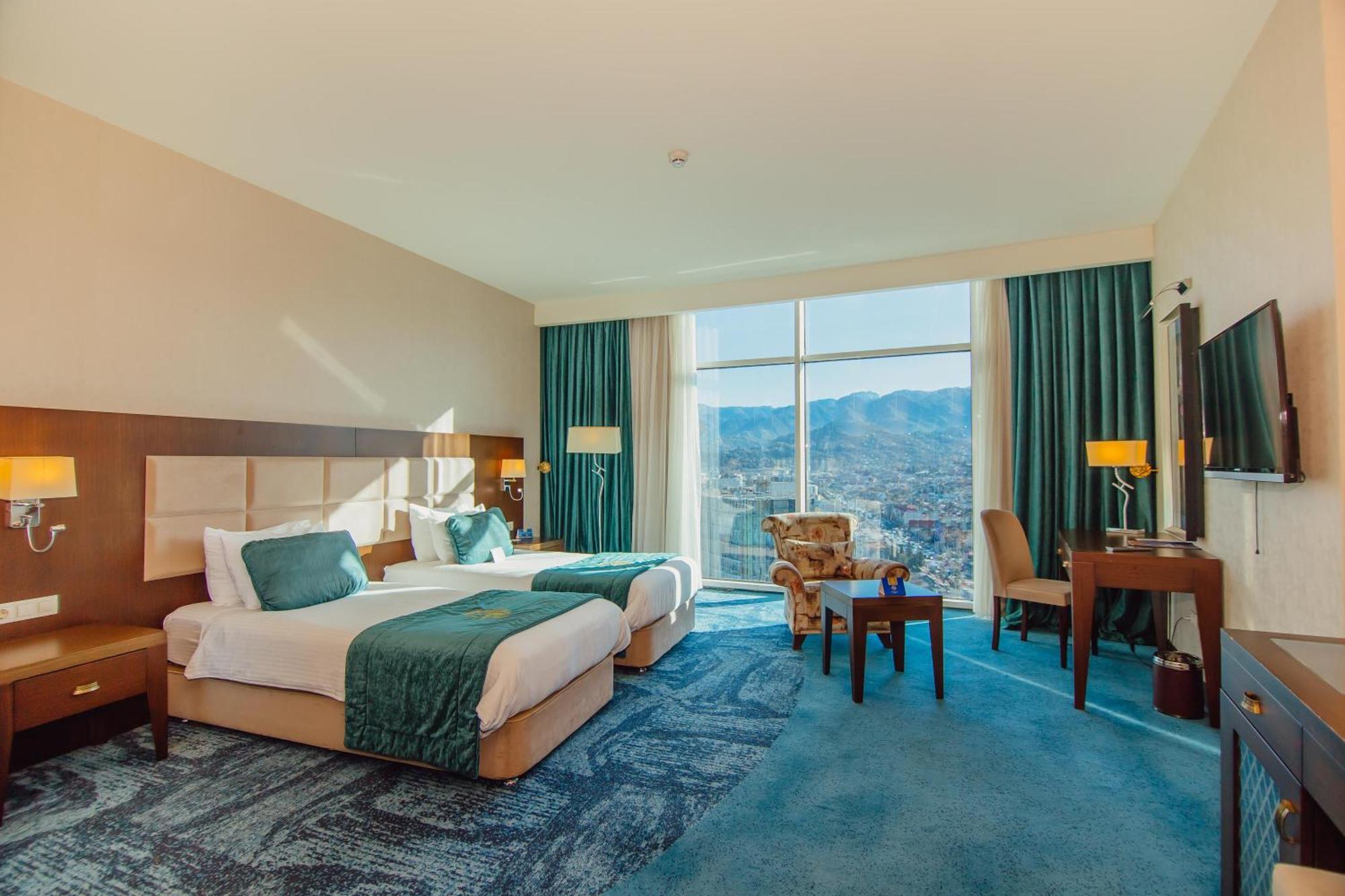 Superior Queen or Twin Room with City View