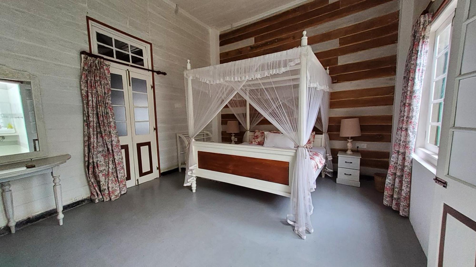 Deluxe King Room,1527182365:JPEG