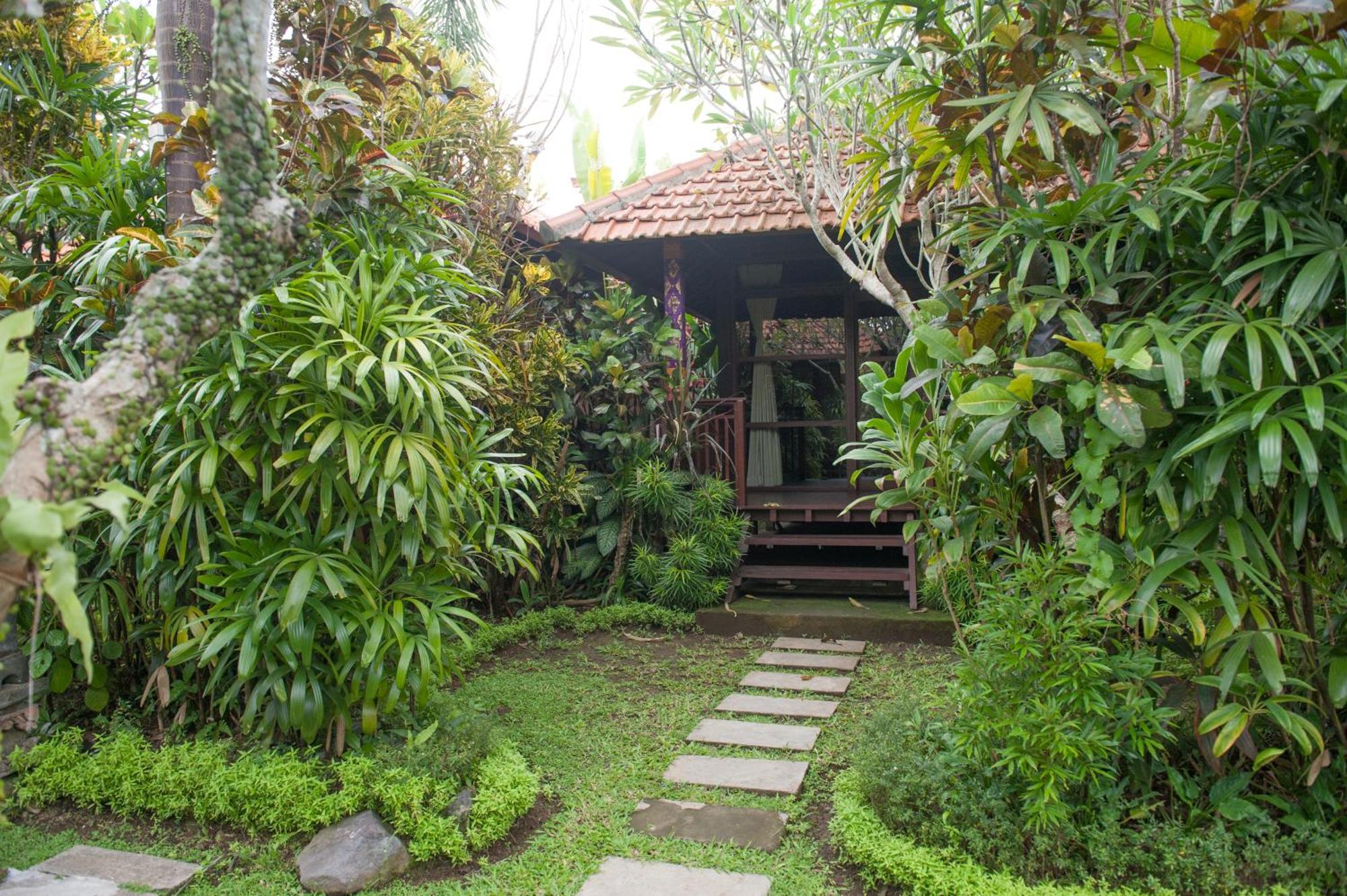 Deluxe Bungalow Garden View