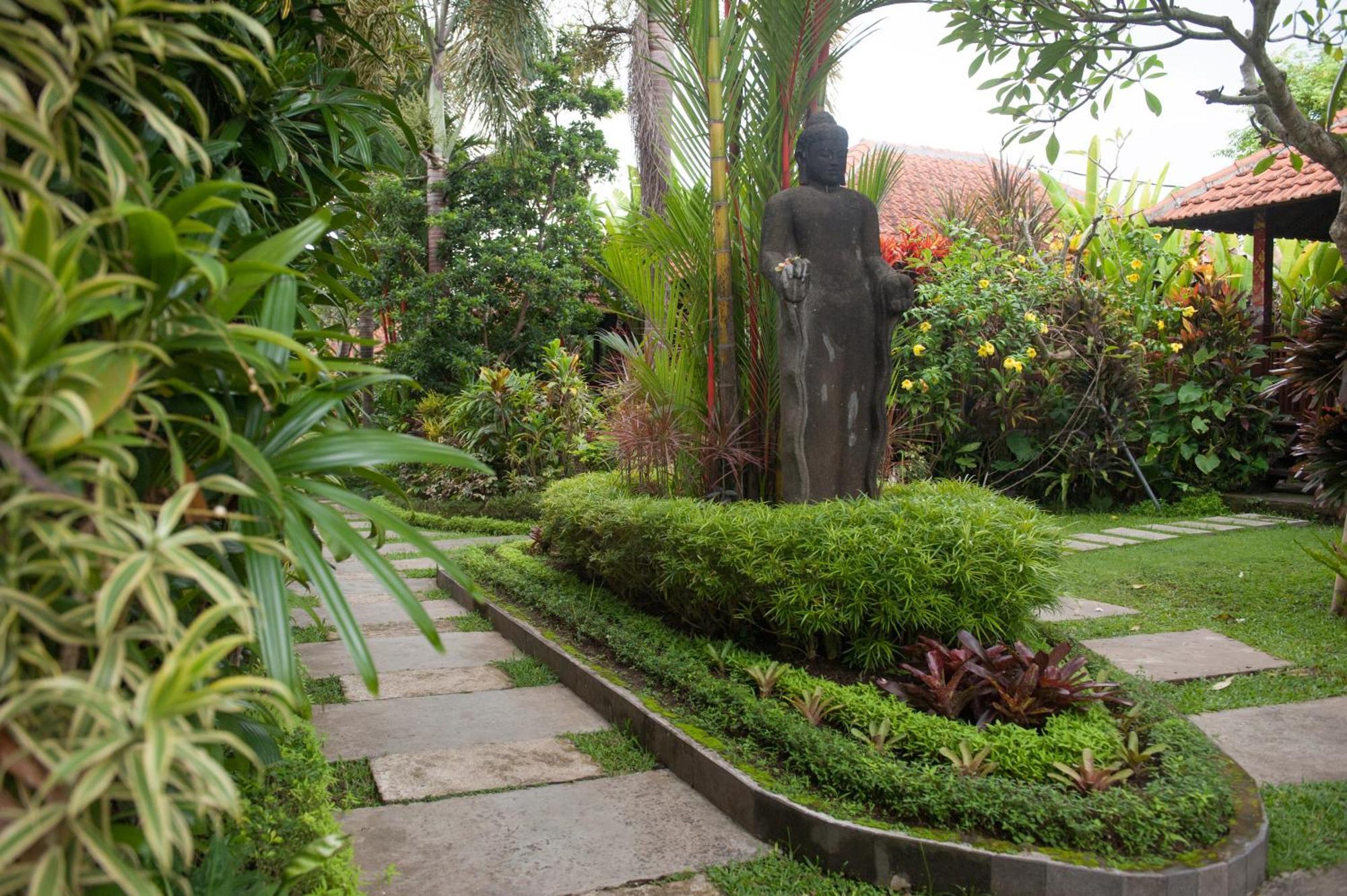 Deluxe Bungalow Garden View