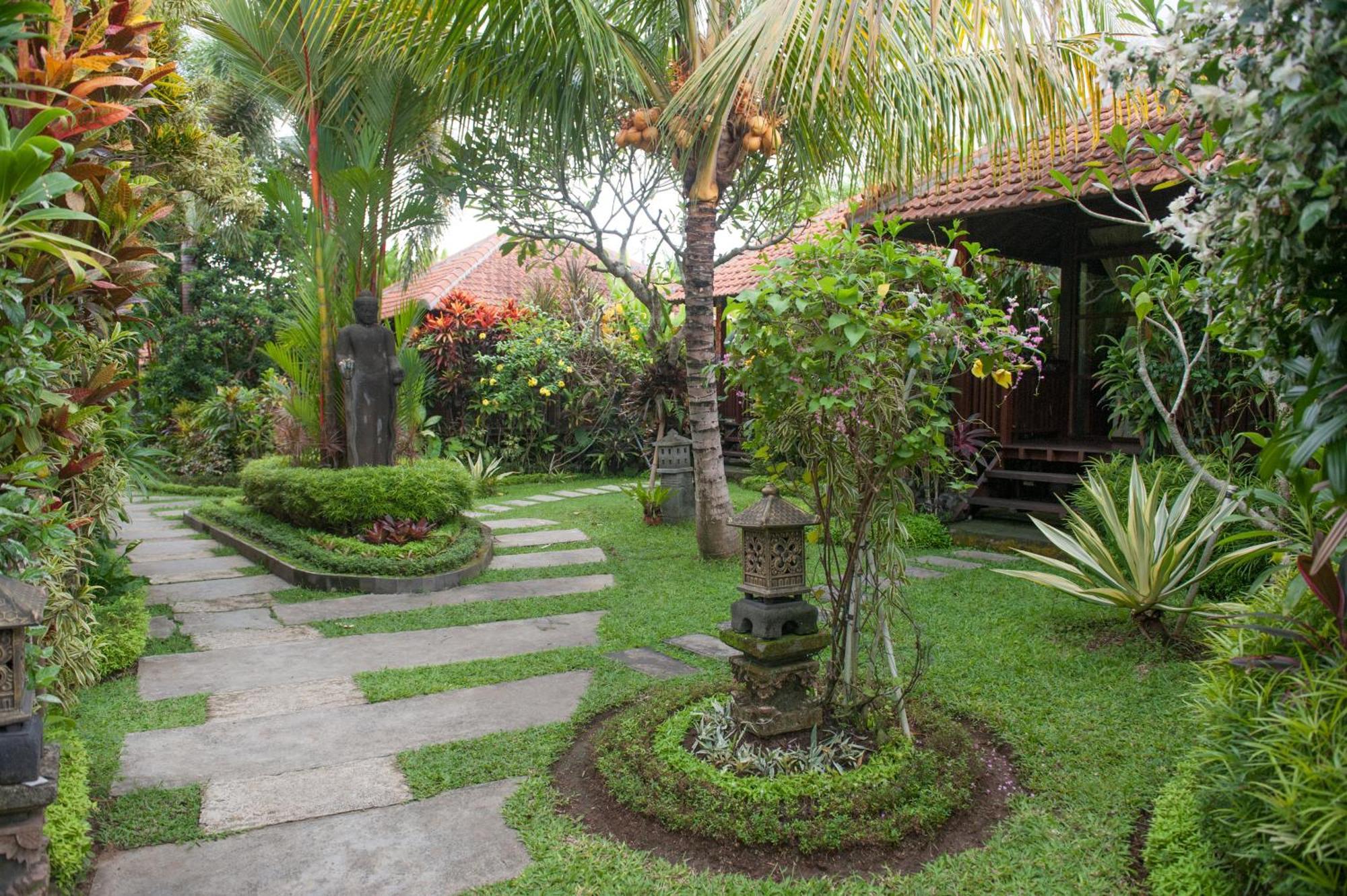 Deluxe Bungalow Garden View