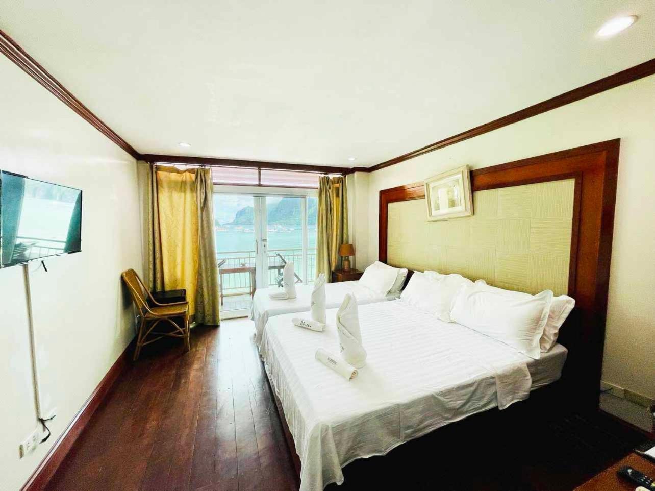 Family Room with Sea View