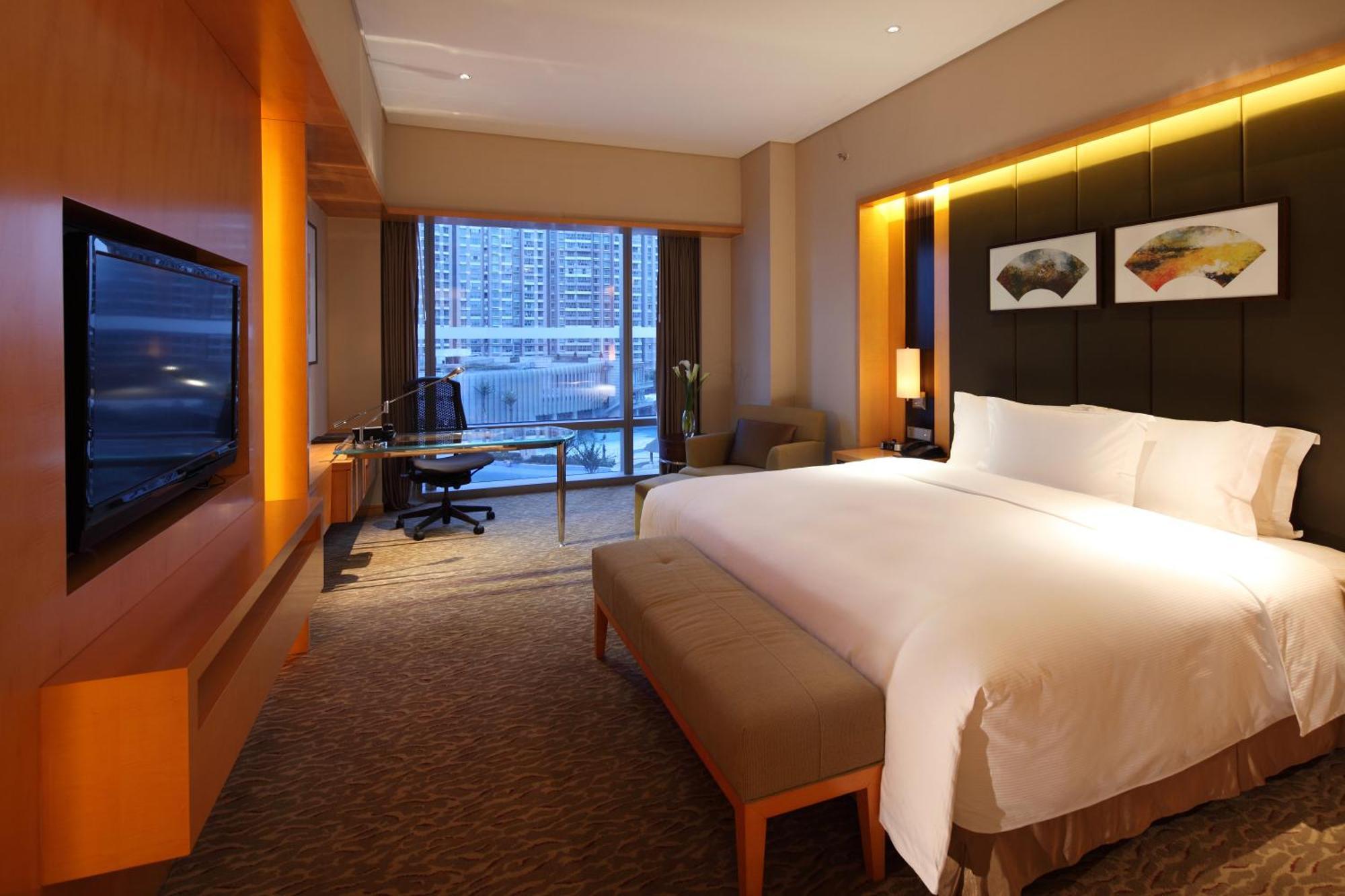 Premier King Suite