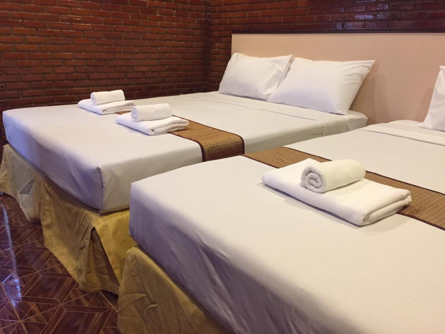 Standard Triple Room with Air Conditioning