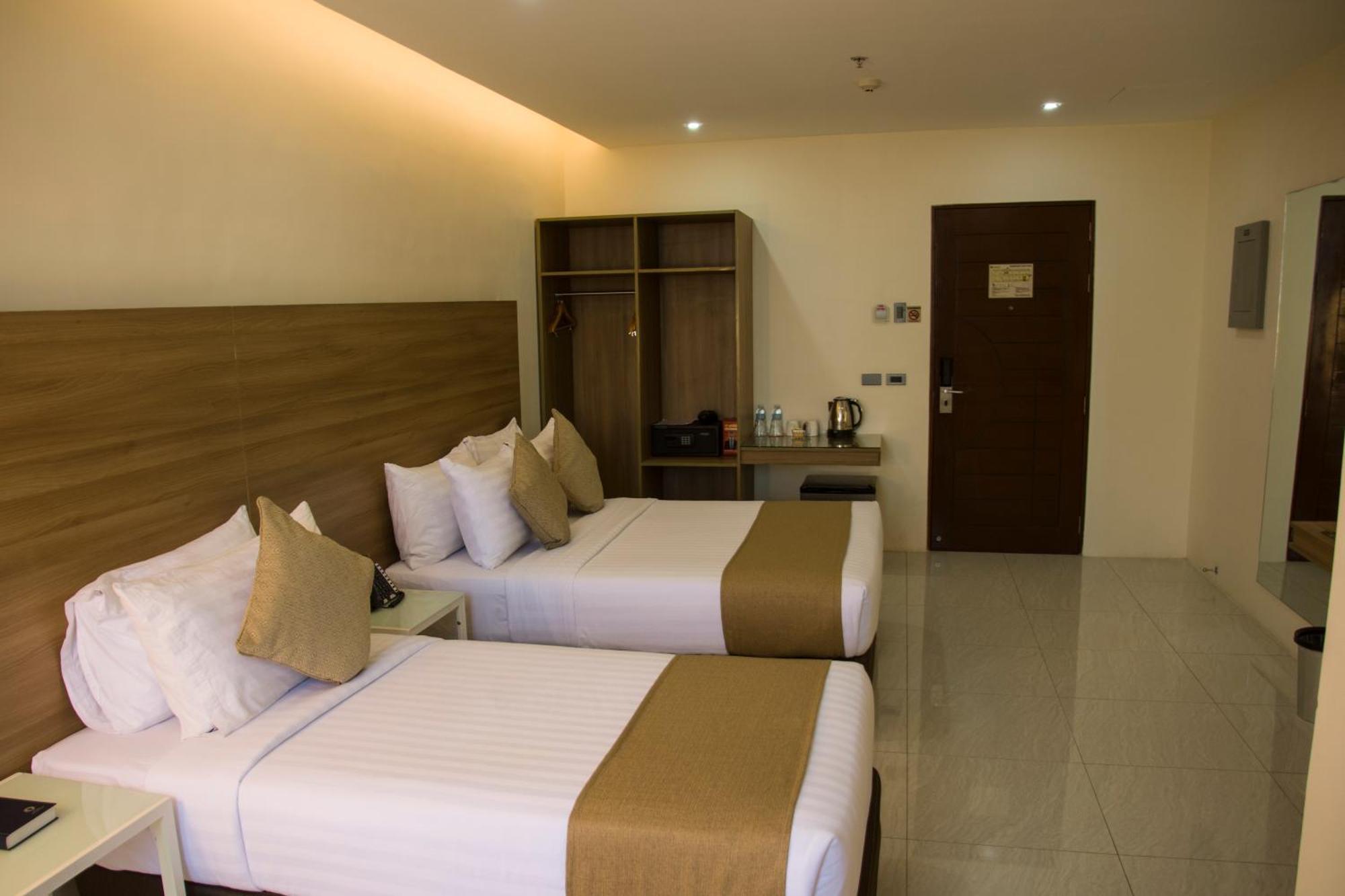 Deluxe Double or Twin Room
