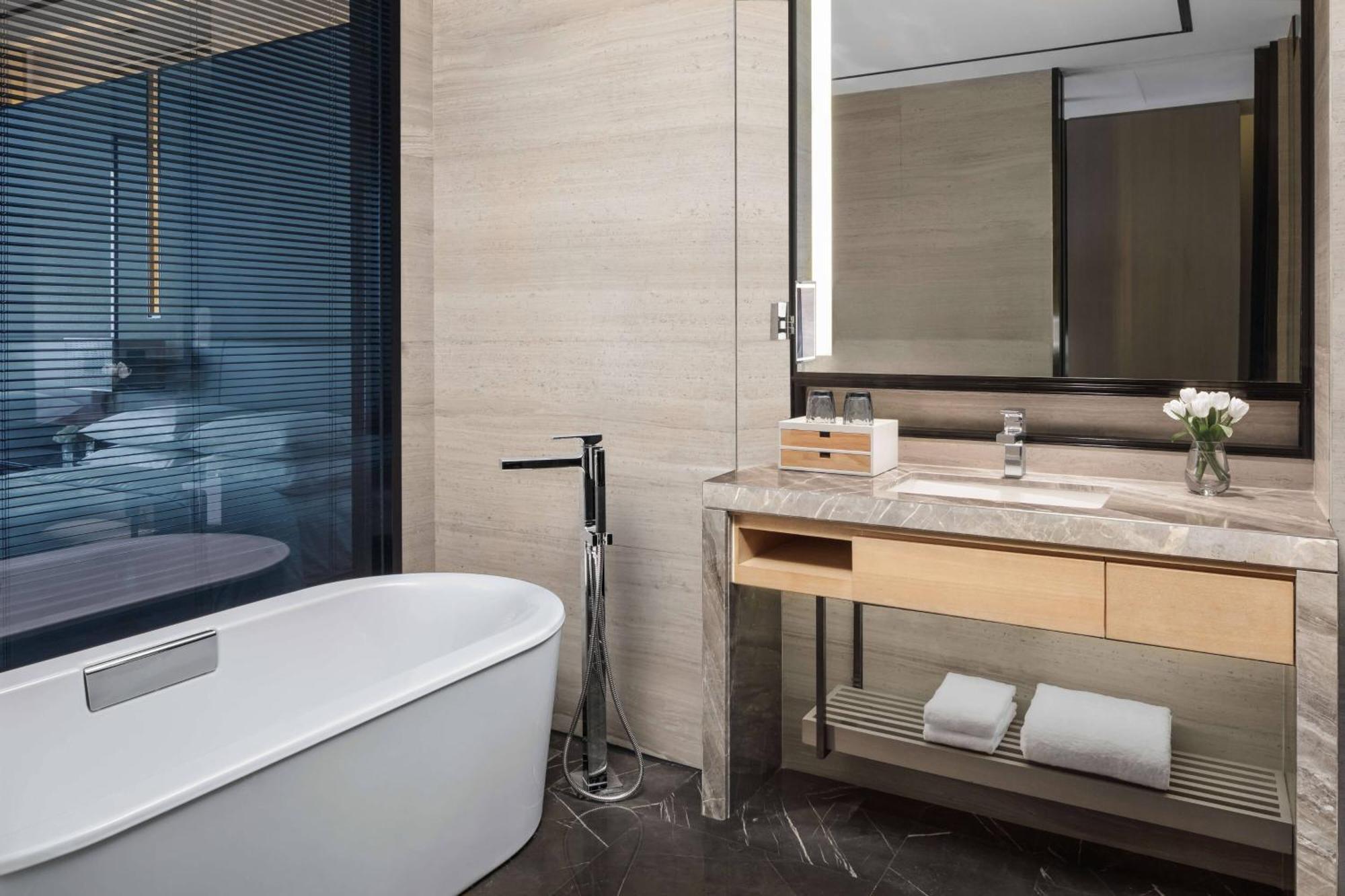 High Floor City View King Room