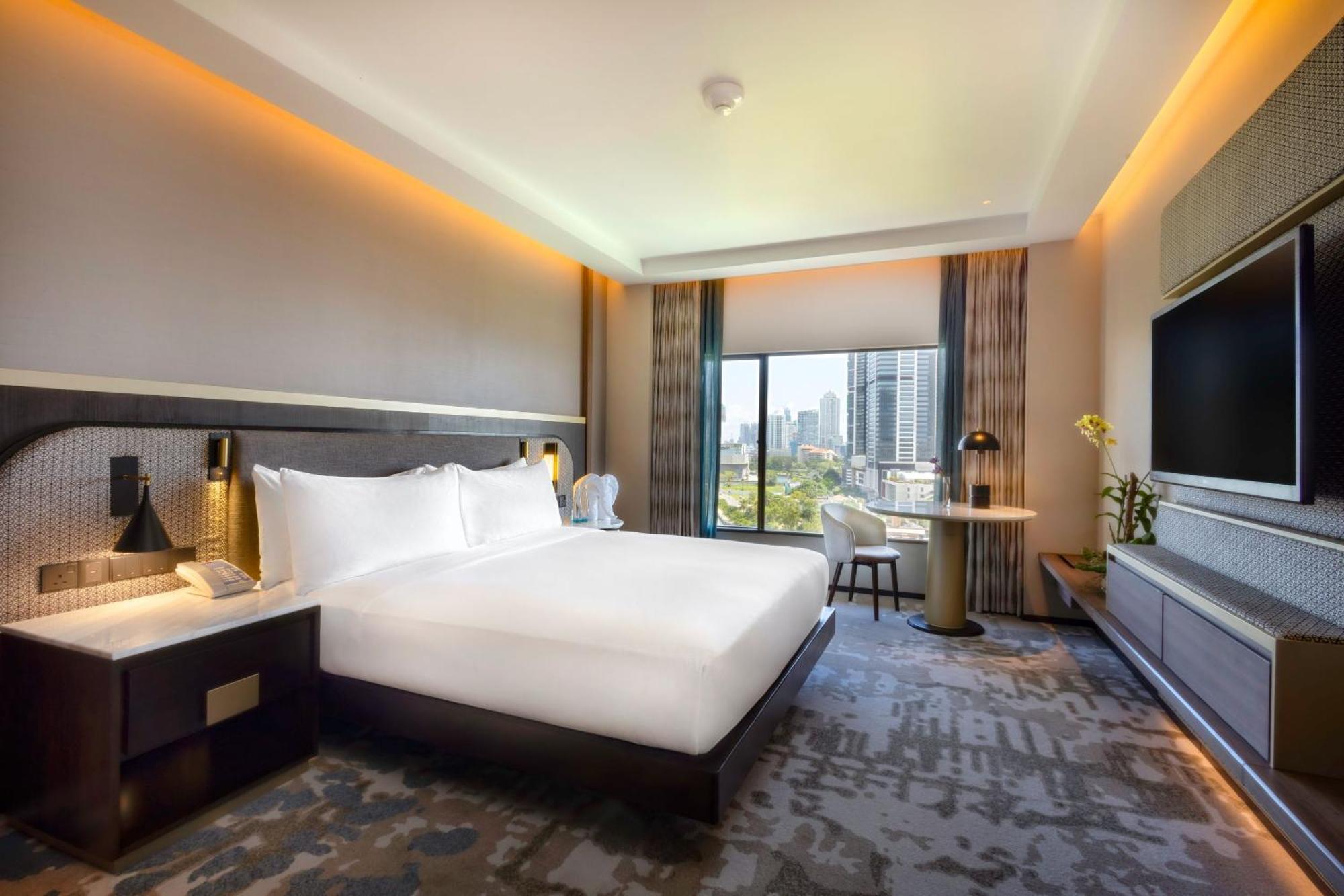 Deluxe King Suite with Sea View