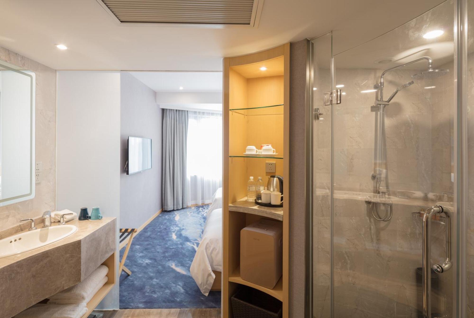 Quarto Executivo com Cama de Casal ou 2 de Solteiro