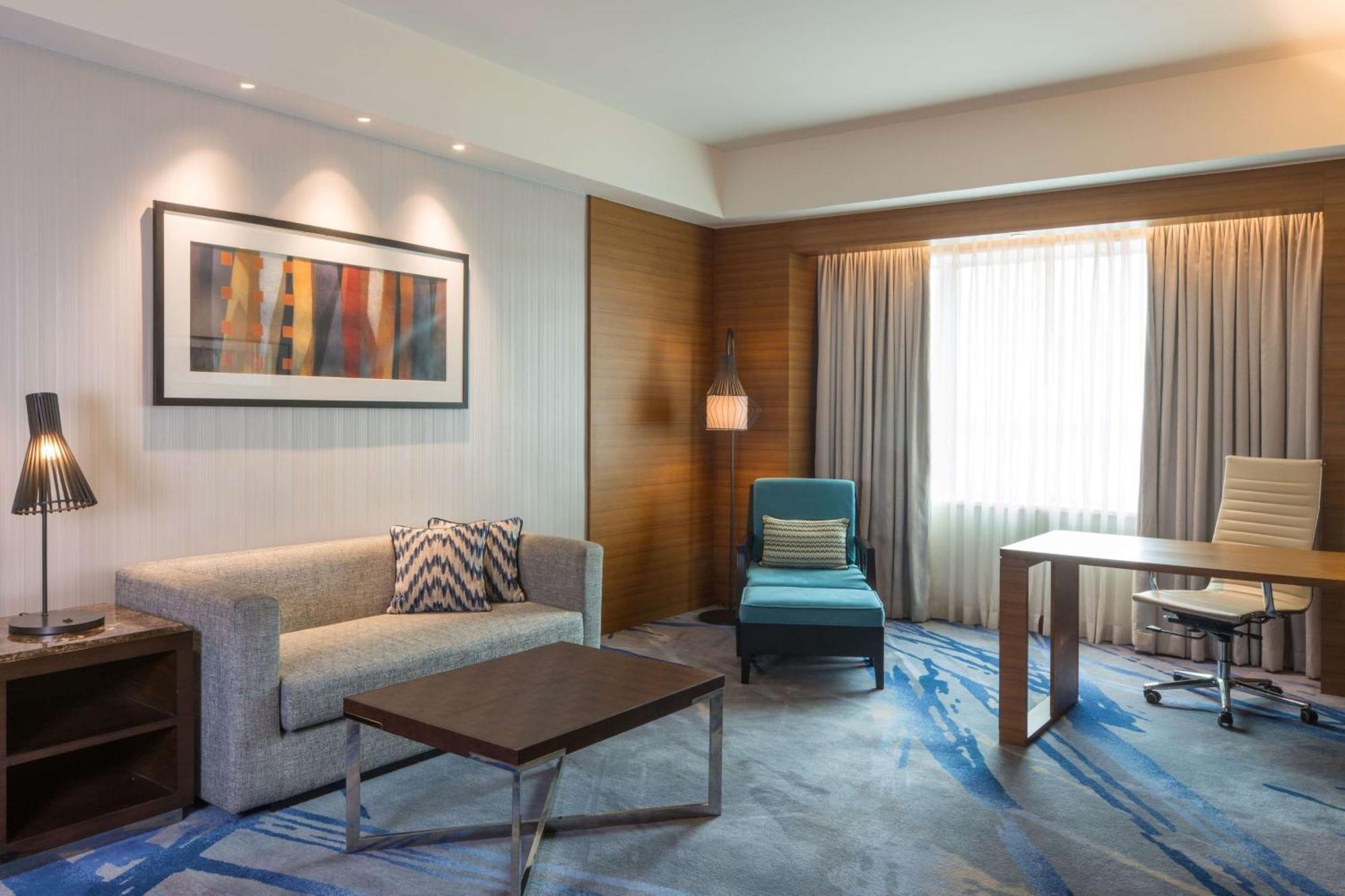 Suite Lounge access Harbor View