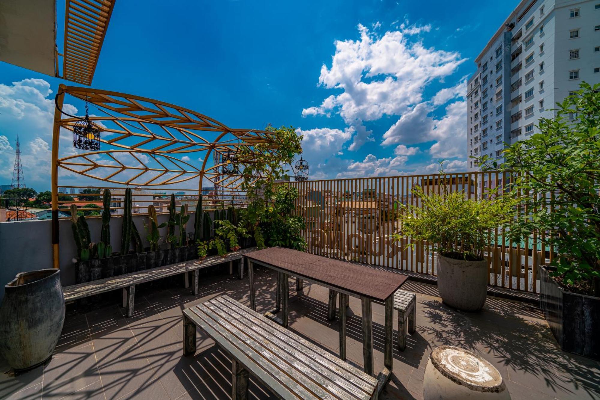 Queen Room Garden View