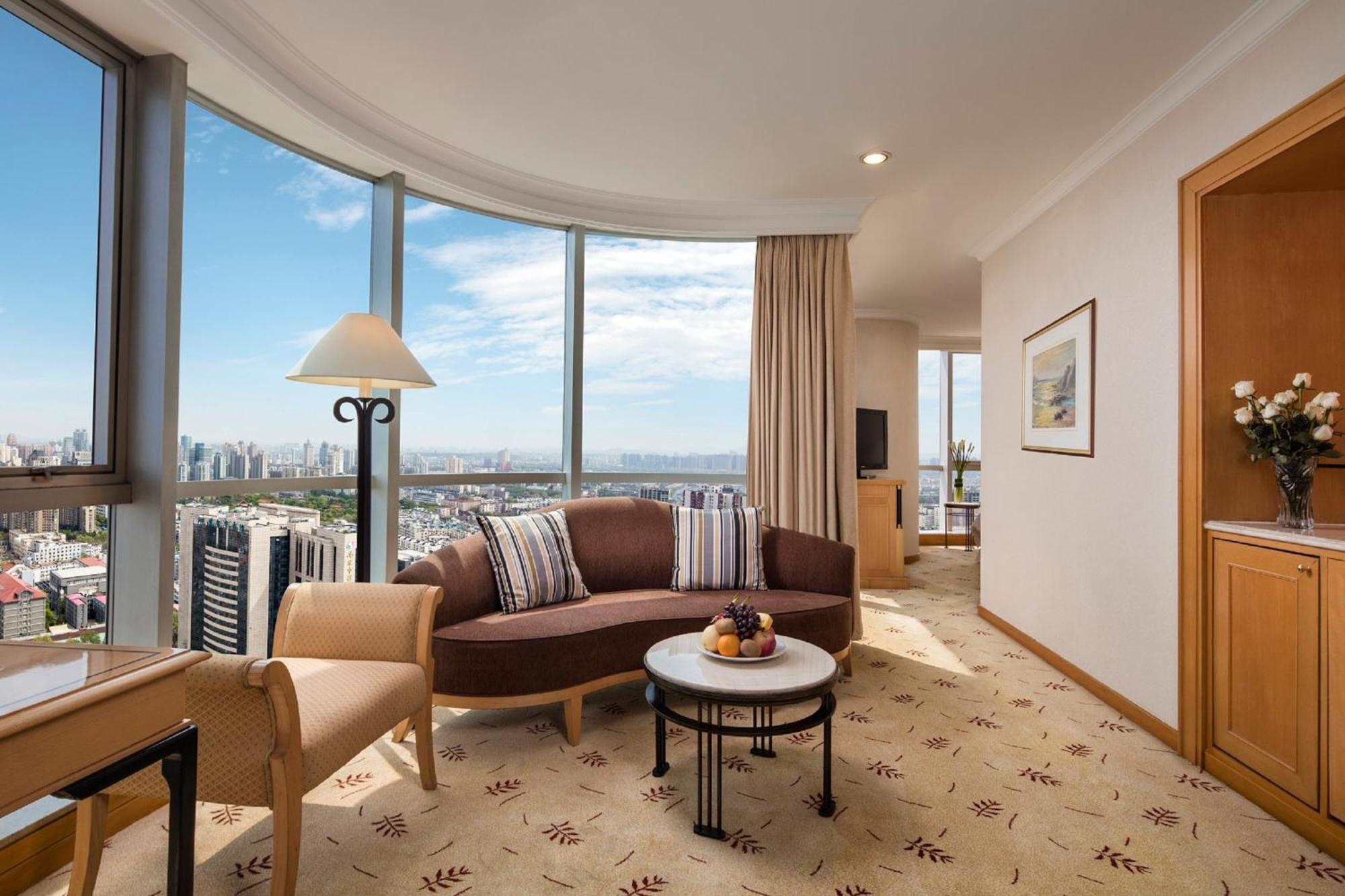 Panaroma Suite Room, Tower Lounge access level, 1 King