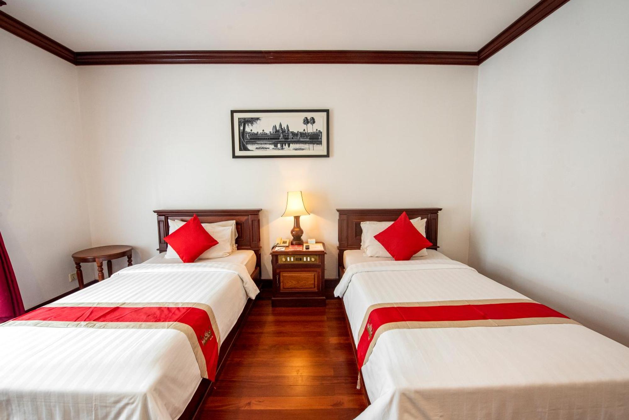 Deluxe Twin Room with Balcony
