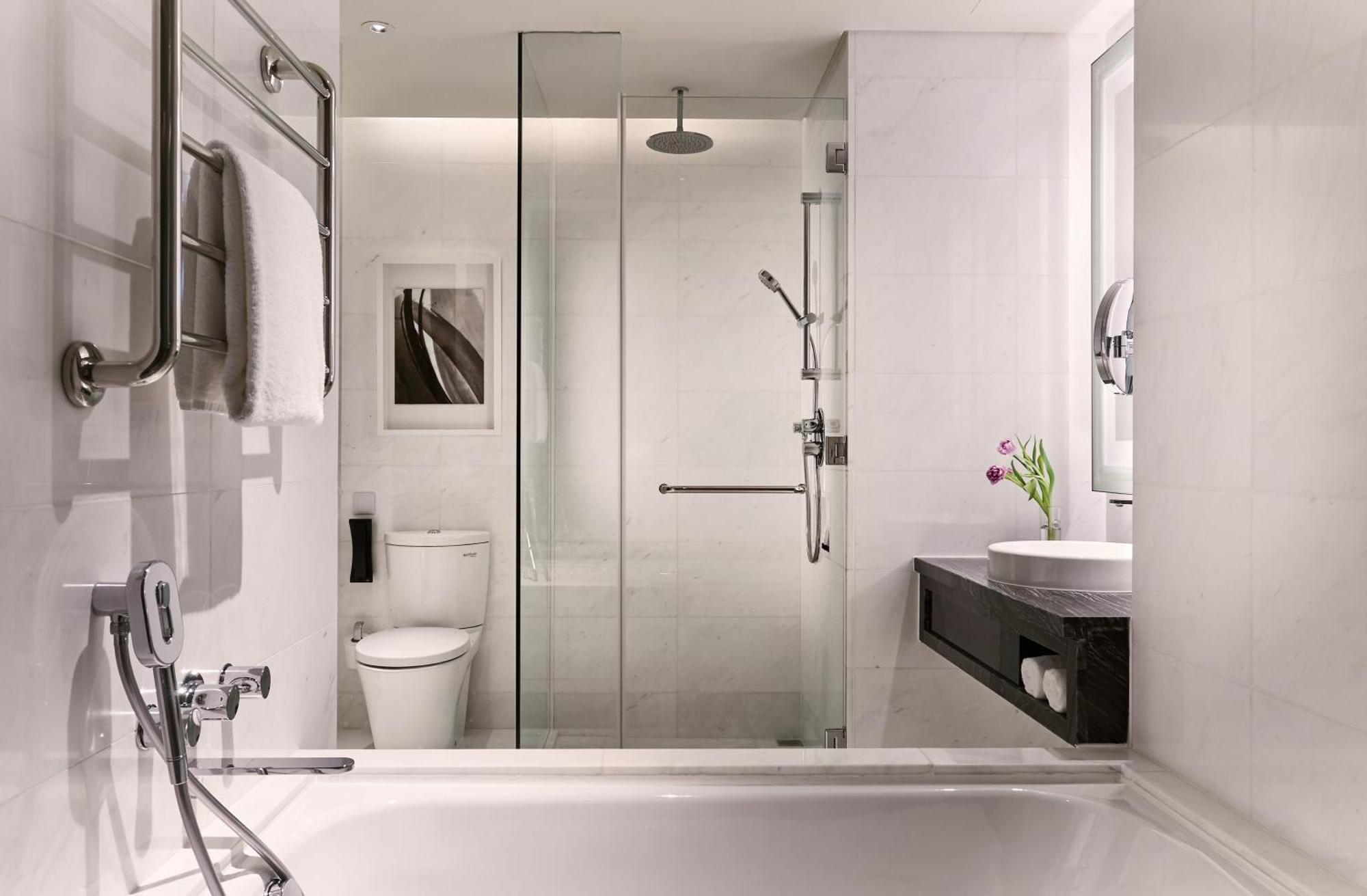 Deluxe King or Twin Room