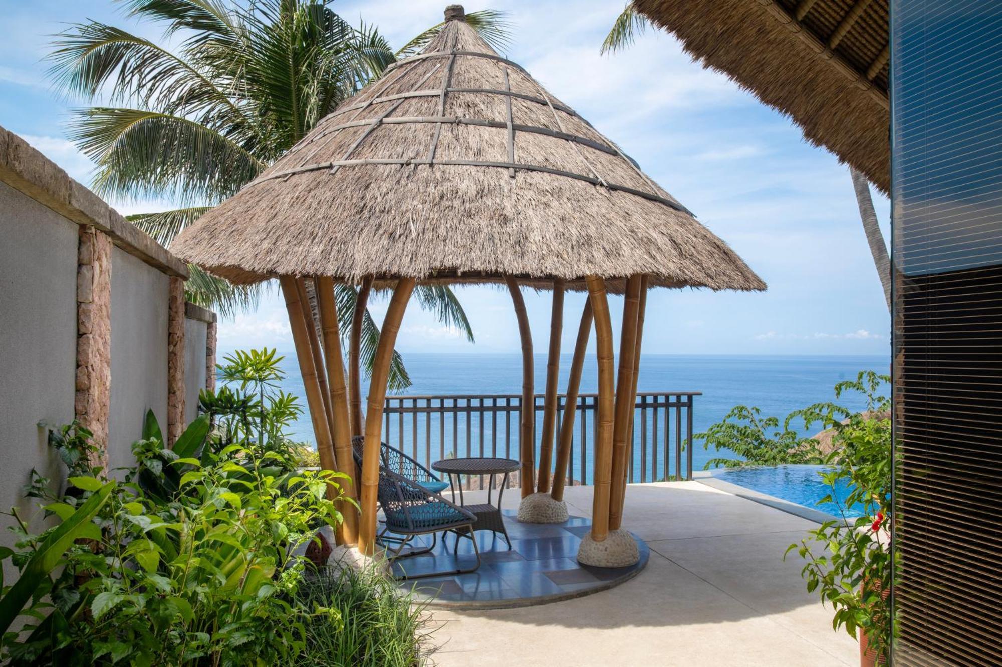 Romantic Package at Luxury Villa 1-Bedroom Pool Ocean View
