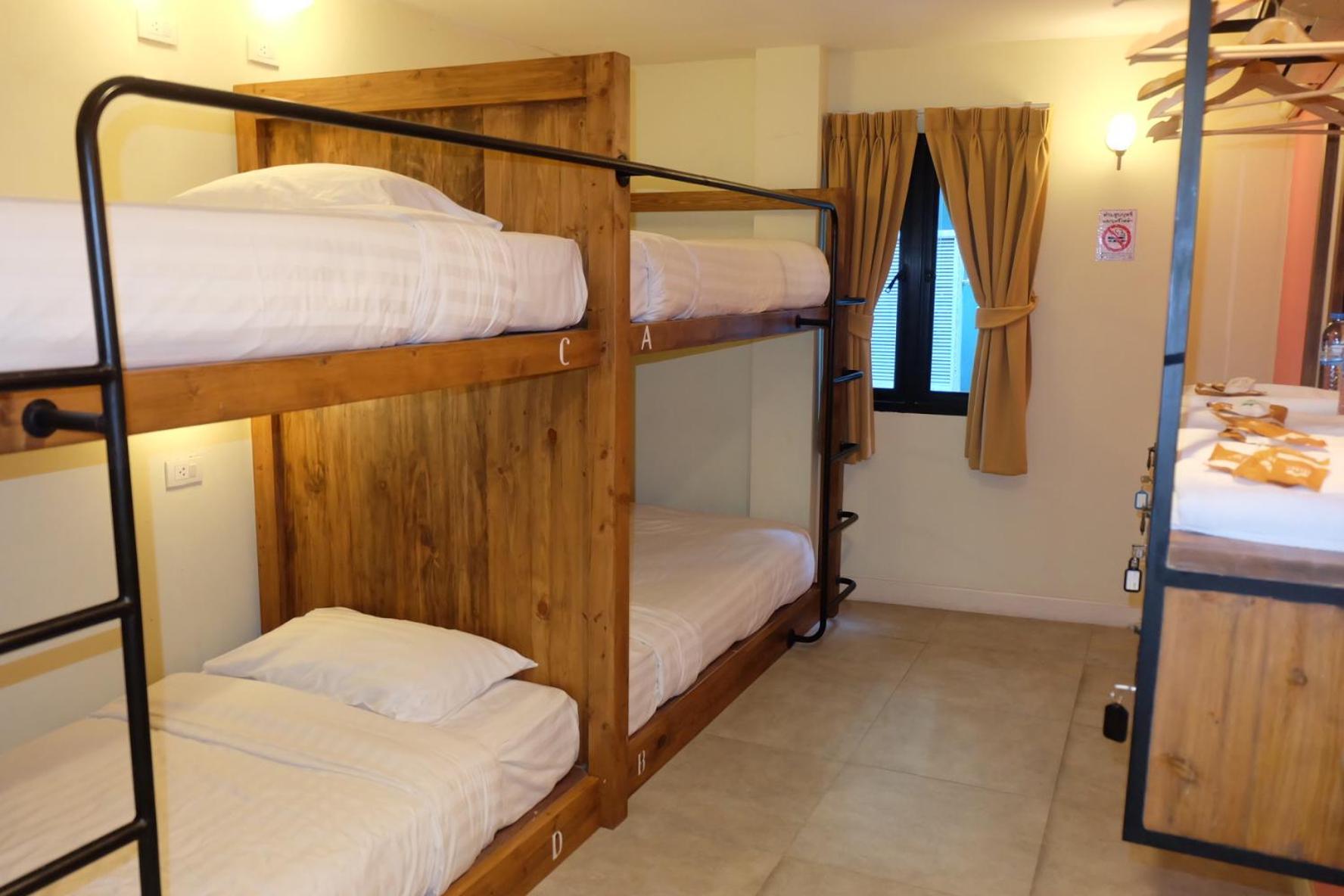 Quadruple Room with Shared Bathroom
