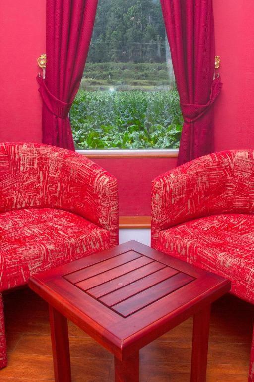 Family Room with Mountain View,1583179889:JPEG