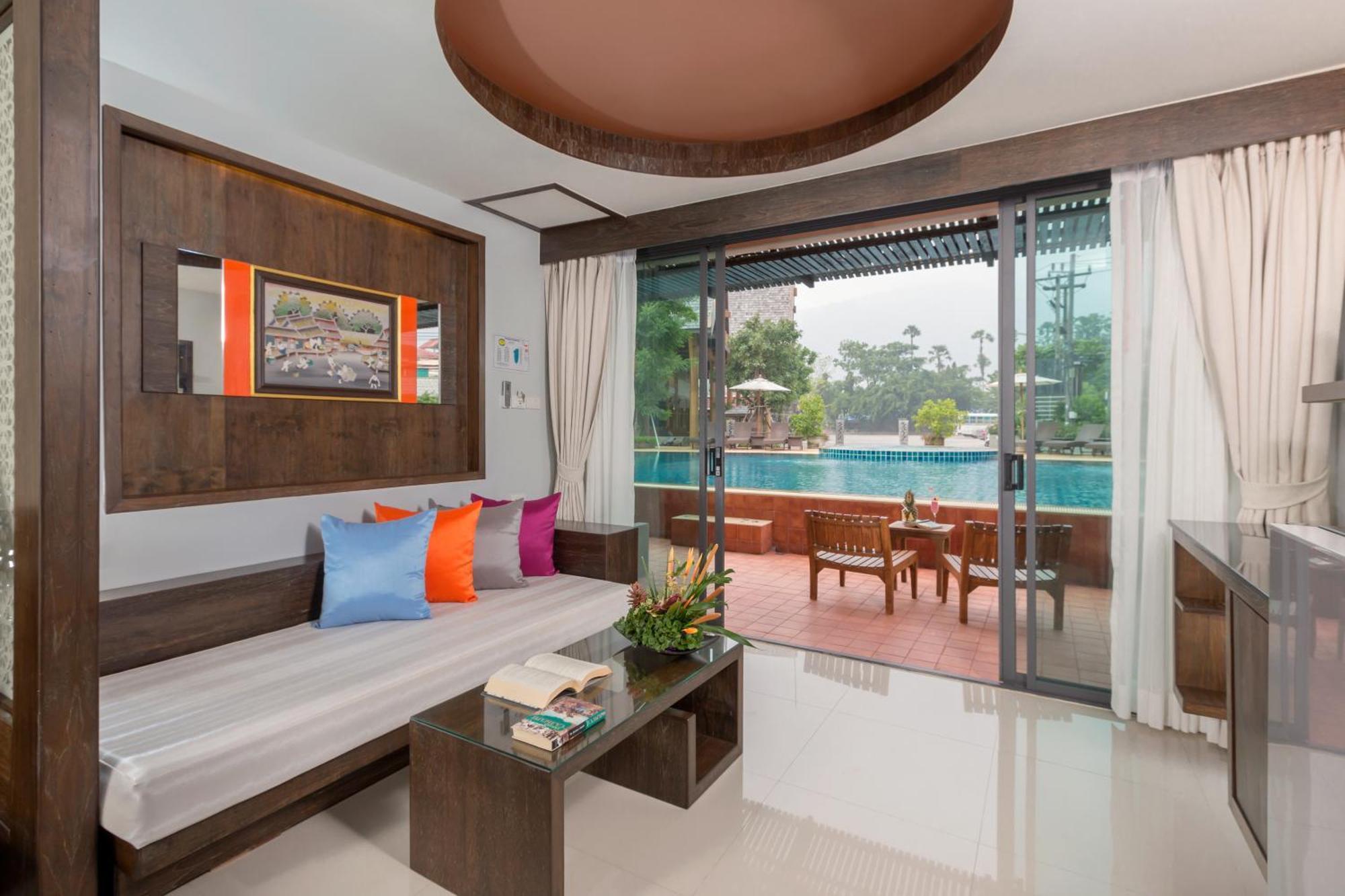 Grand Deluxe Double or Twin Room Pool Access