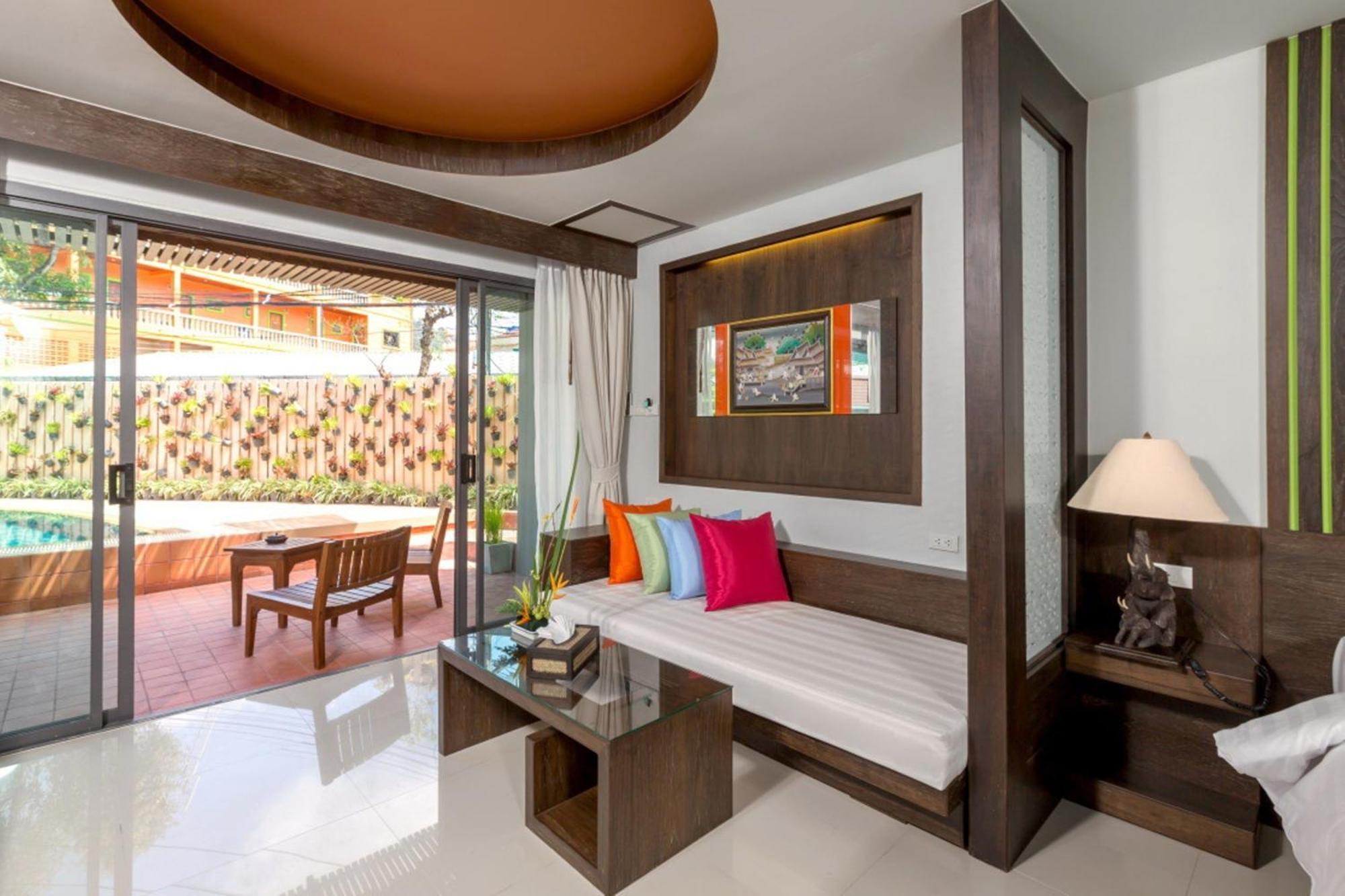 Grand Deluxe Double or Twin Room Pool Access