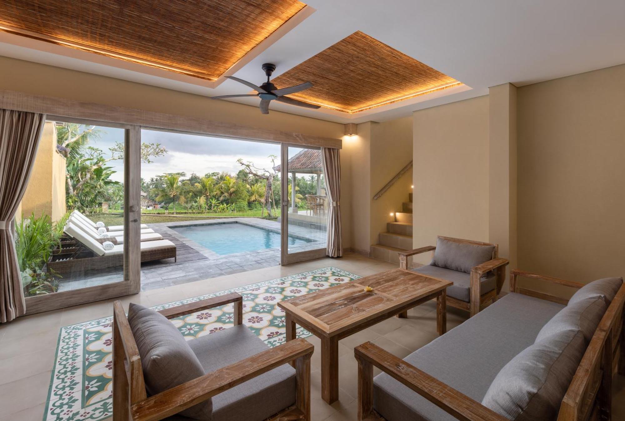 Koninklijke Familievilla met Zwembad, Halfpension en Balinese Massage