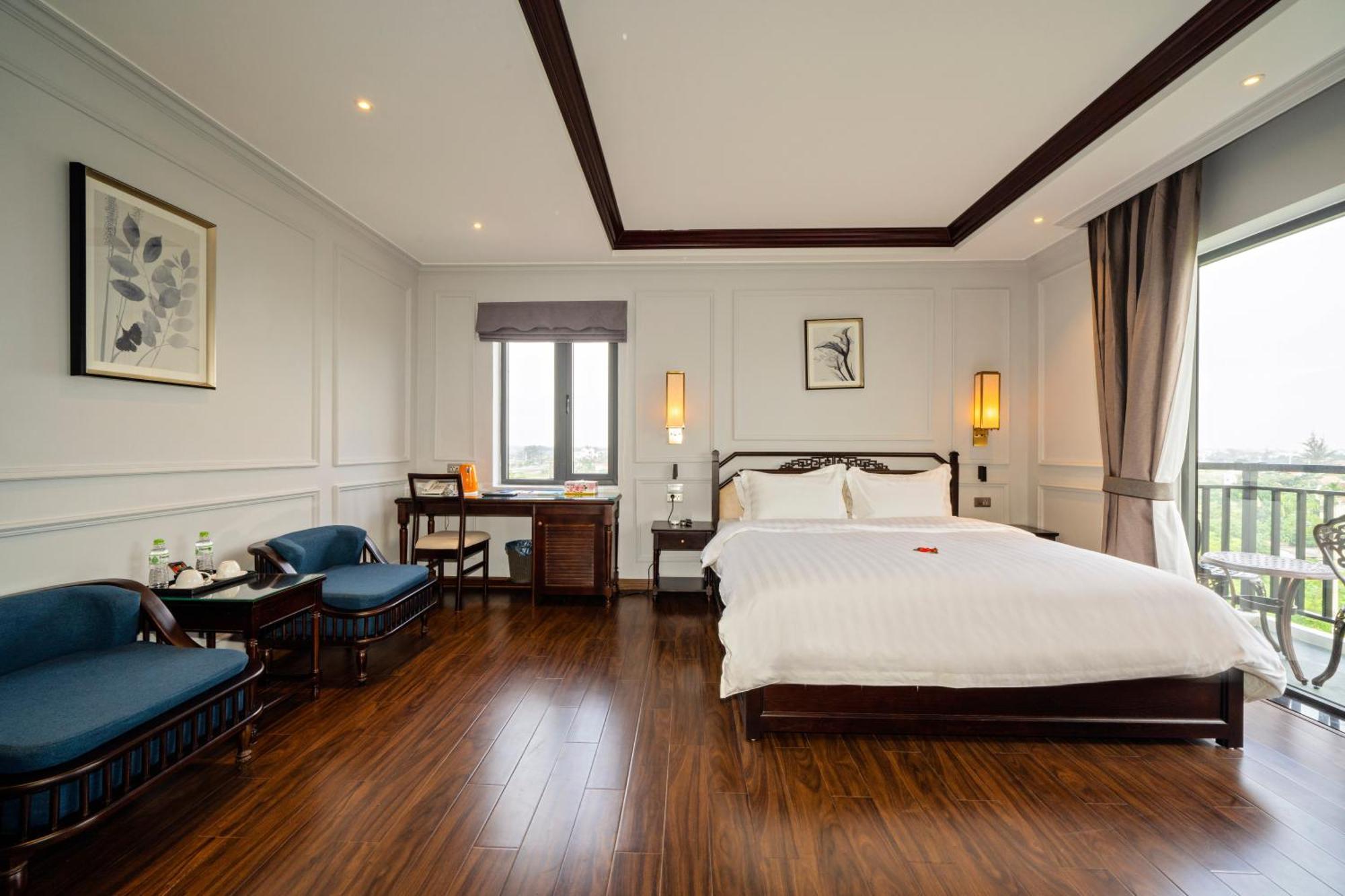 Deluxe Room with Balcony