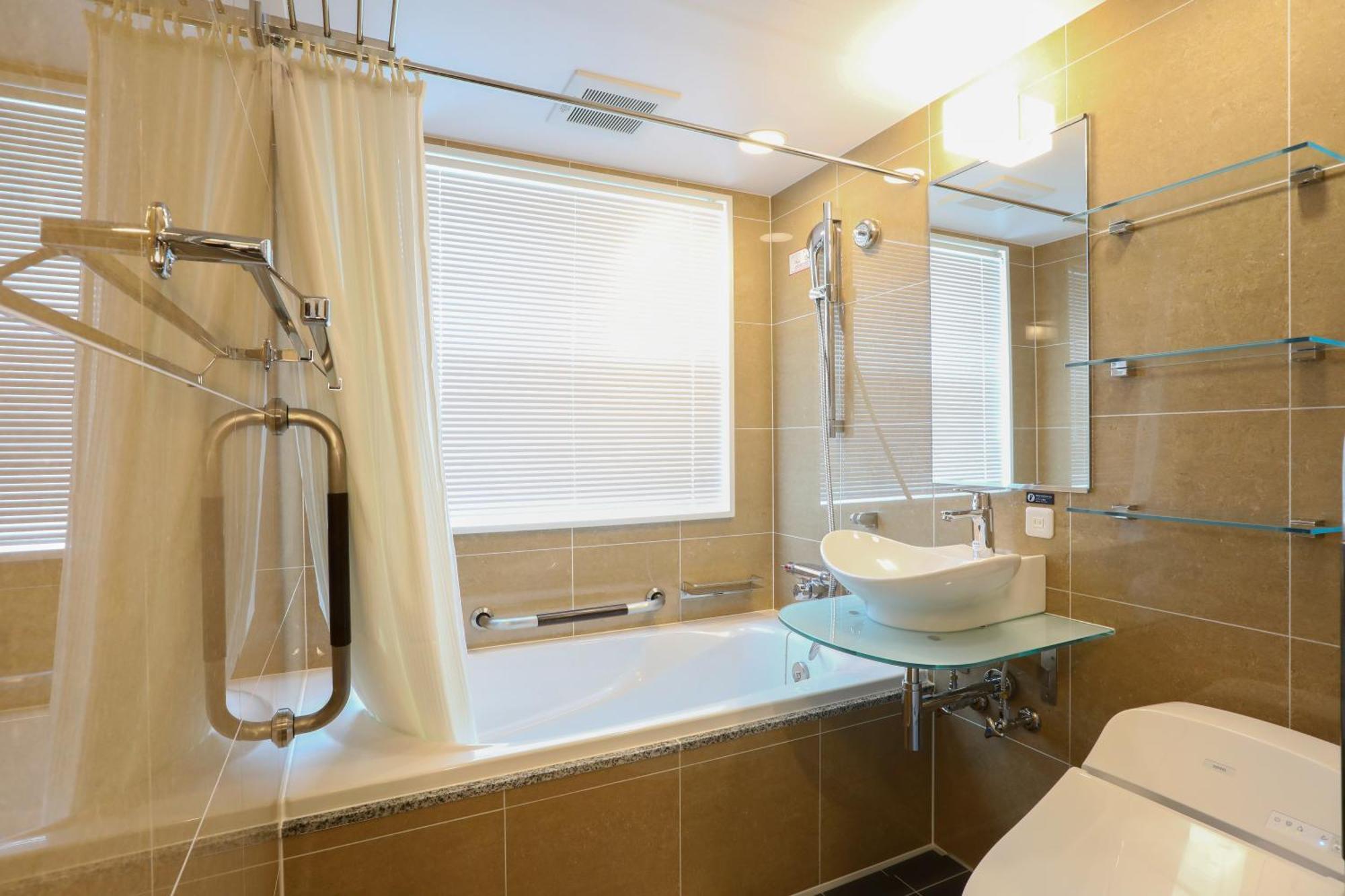 Quarto Superior com 2 Camas de Solteiro e Vista - Não Fumante