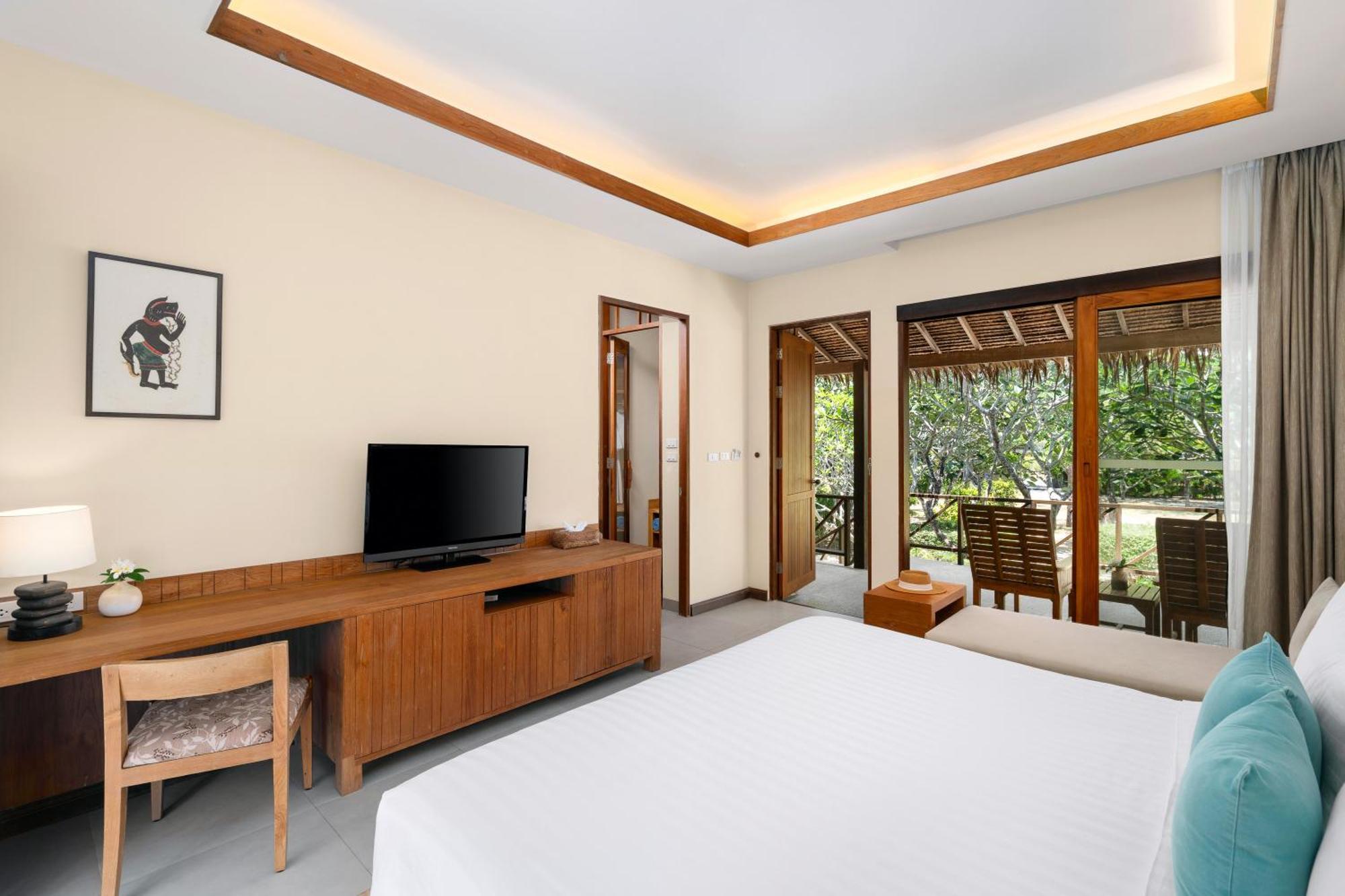 Deluxe Garden Bungalow 1 King