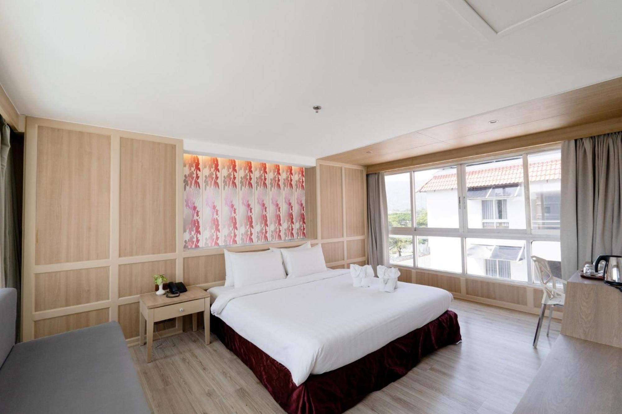 Two Bedrooms Lake Building