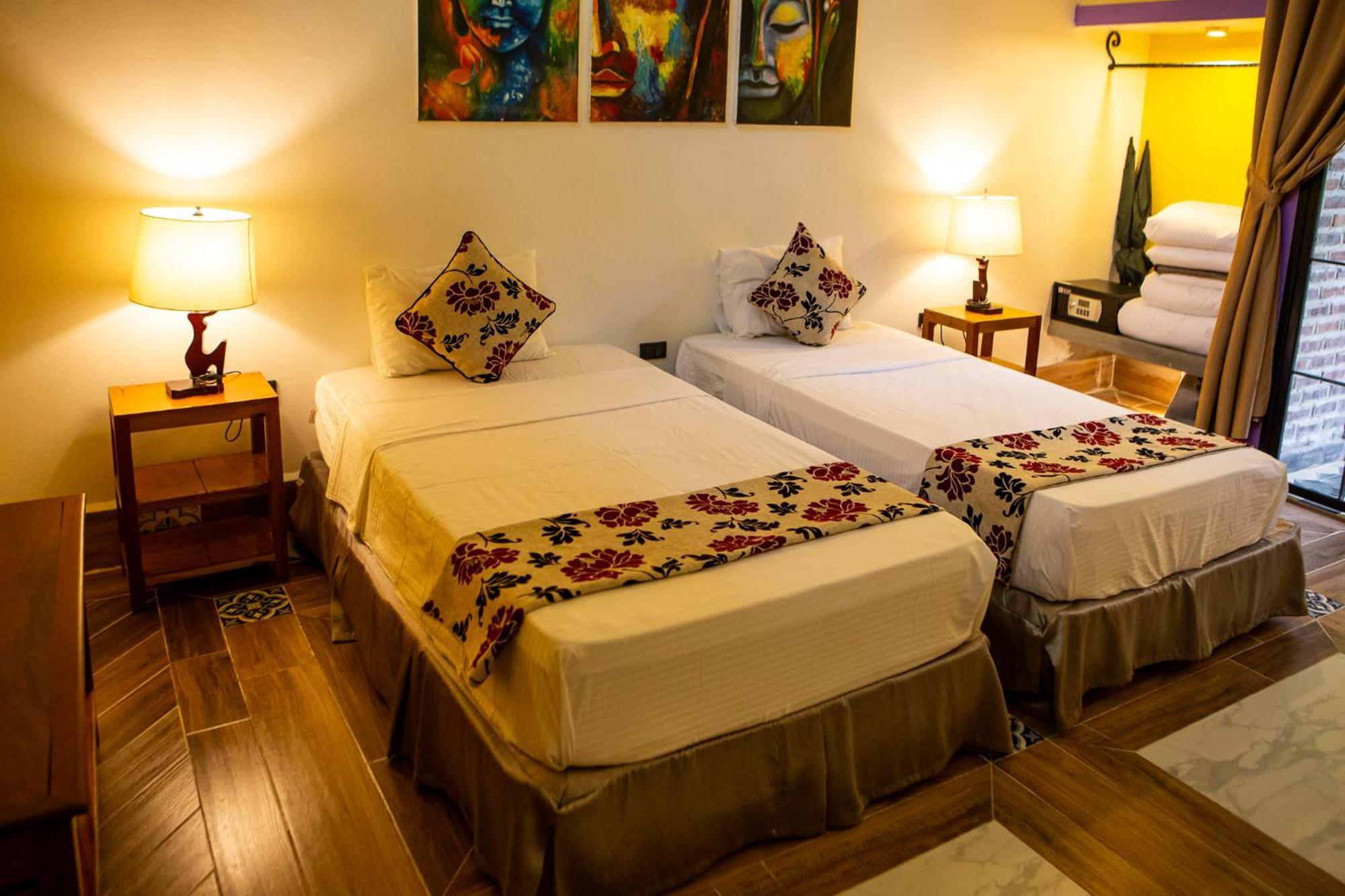 Standard Twin Room