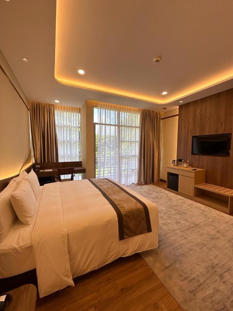 Deluxe Park View King Room