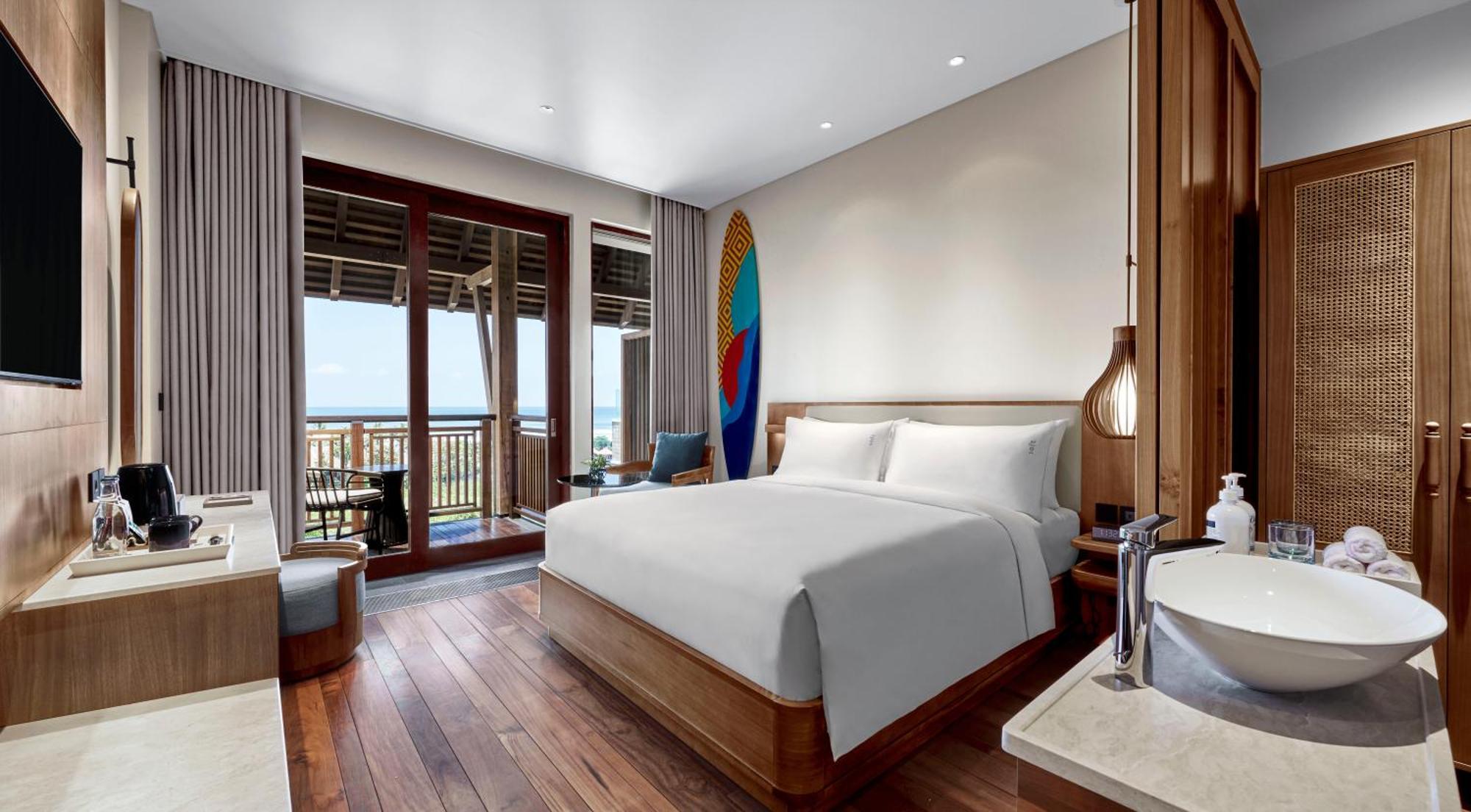 Premium King Room with Balcony - Top Floor with 20% Disc F&B Excl. Alcohol and In Room Dining (T&C Apply)